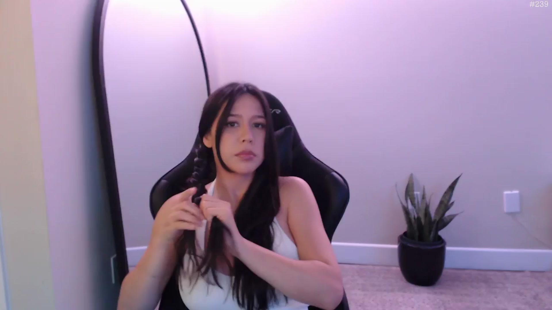 Gallery image thumbnail from Marie's myfreecams stream on, 02/16/2026, 23:34 image 1 of 20