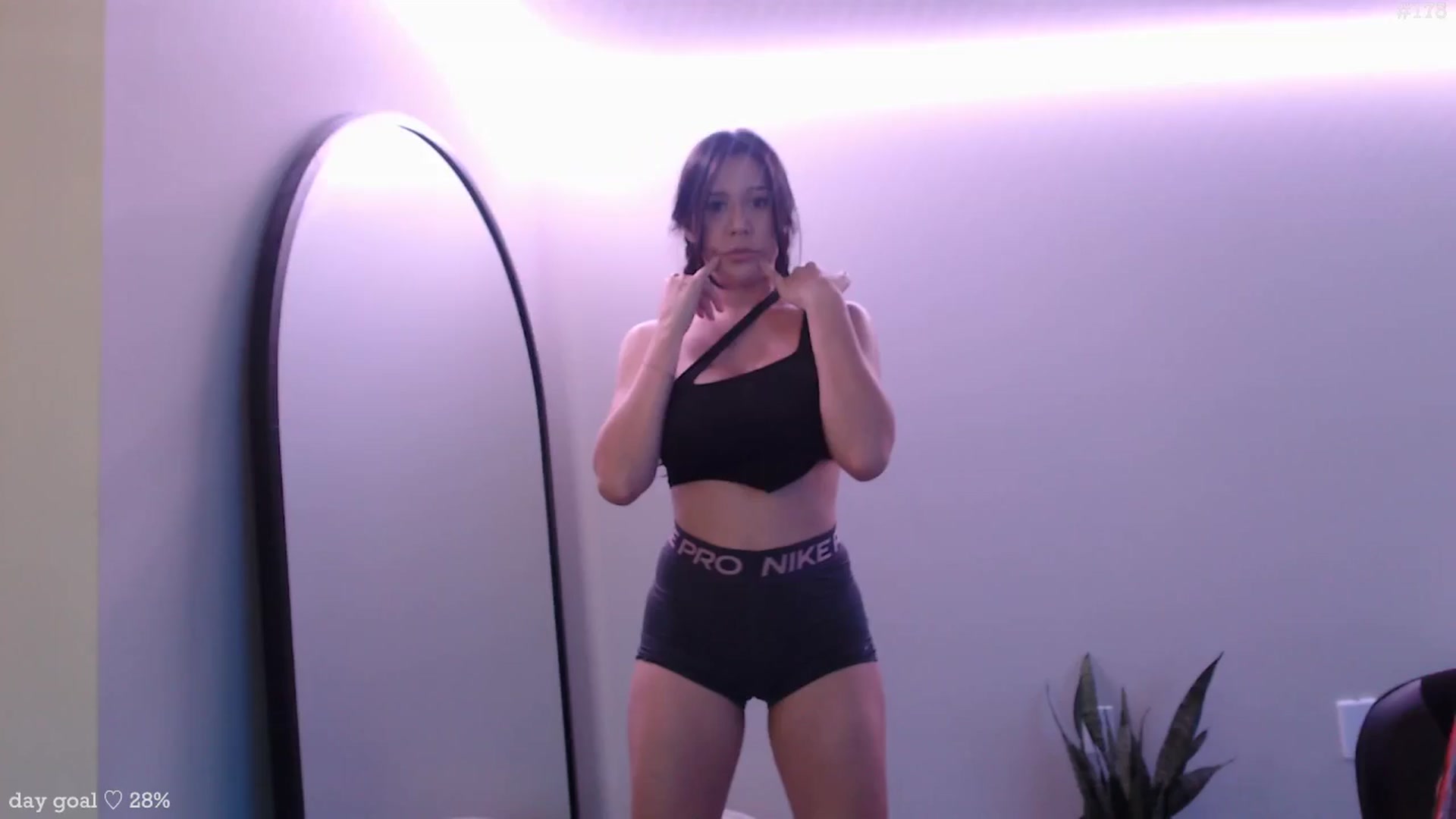 Gallery image thumbnail from Marie's myfreecams stream on, 02/18/2026, 01:35 image 15 of 20