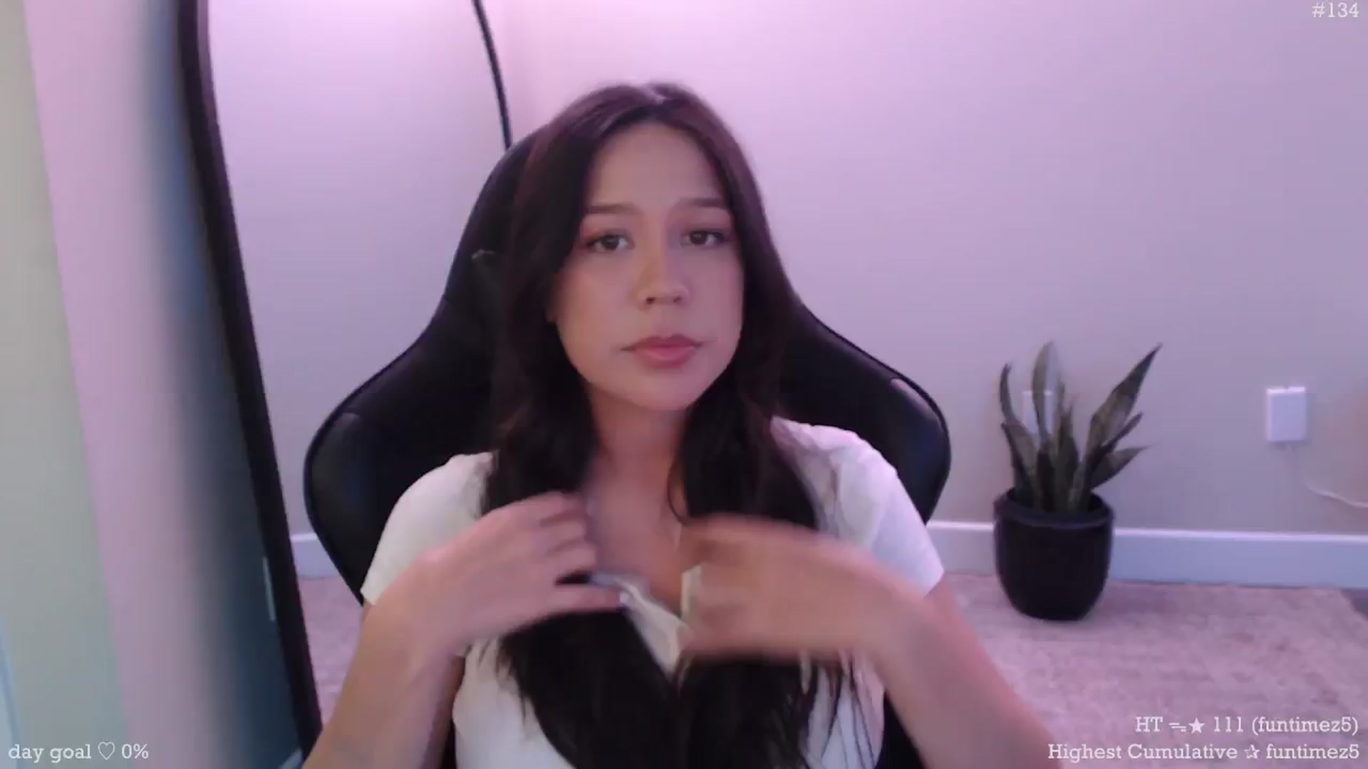 Gallery image thumbnail from Marie's myfreecams stream on, 03/11/2026, 24:28 image 2 of 20