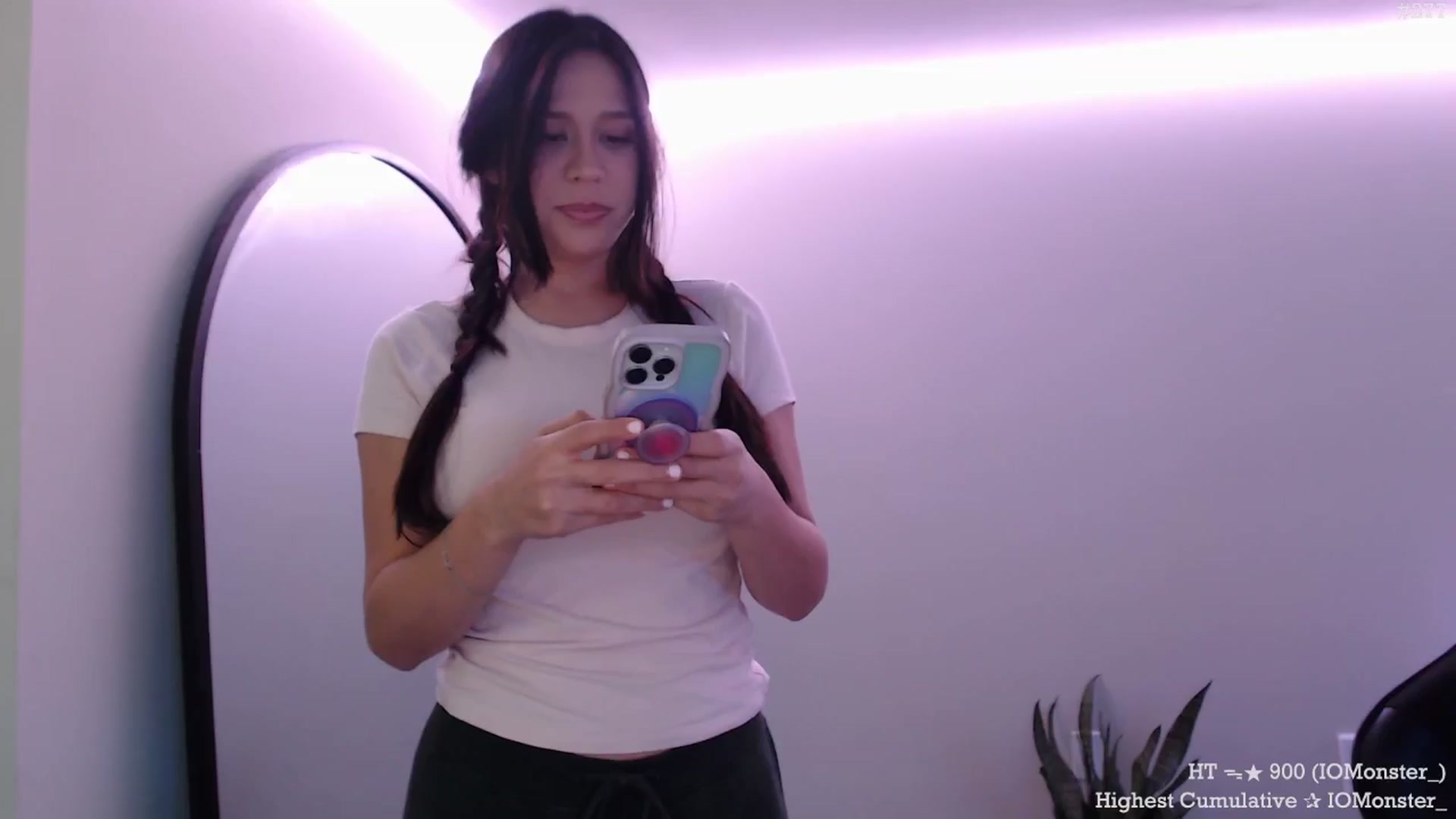 Gallery image thumbnail from Marie's myfreecams stream on, 03/19/2026, 23:10 image 16 of 20