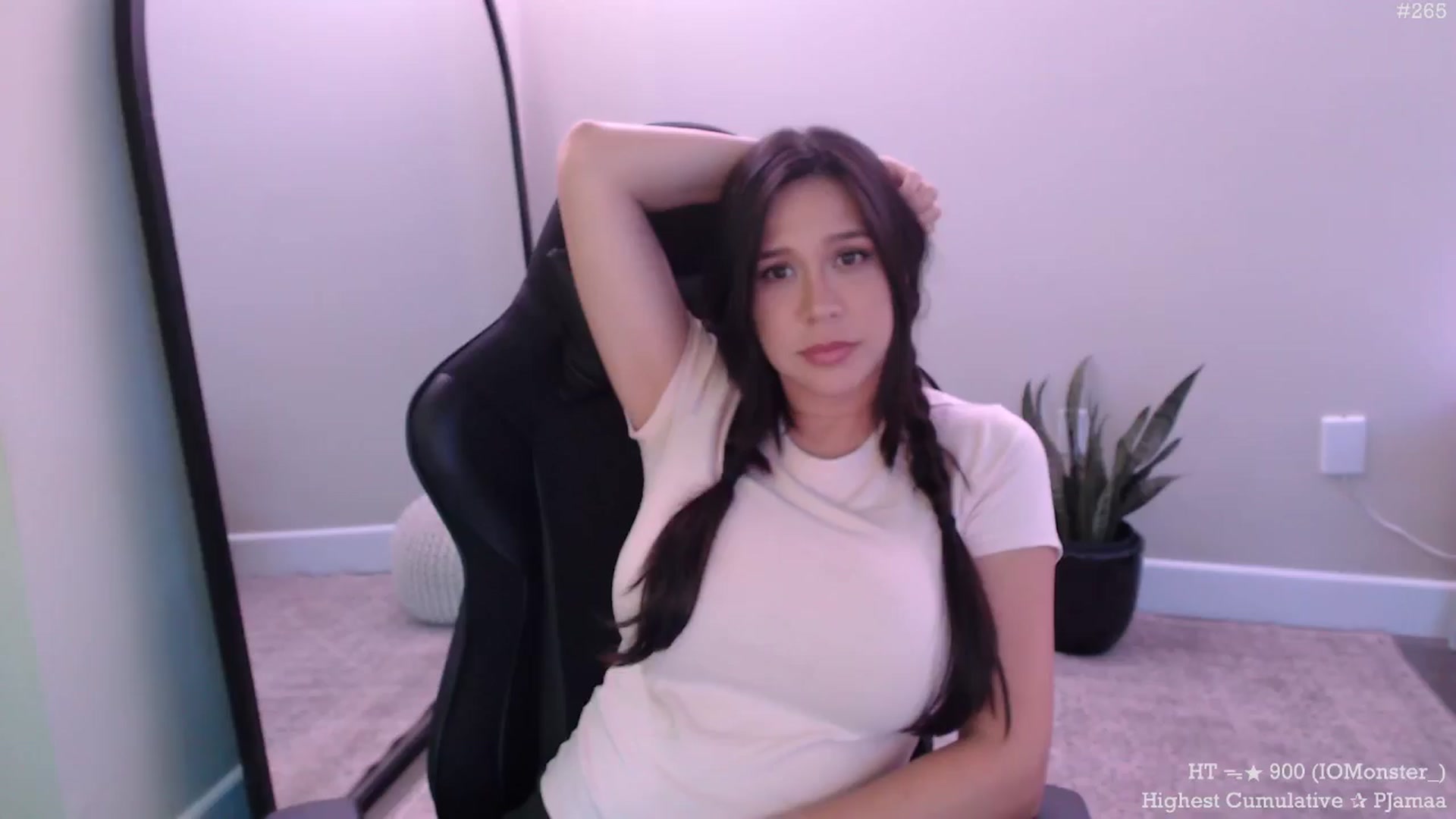 Gallery image thumbnail from Marie's myfreecams stream on, 03/19/2026, 23:10 image 17 of 20