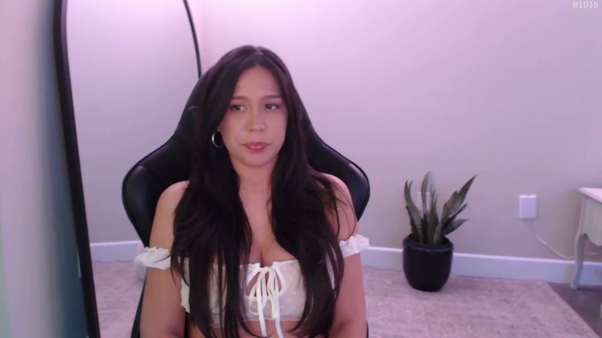 Gallery image thumbnail from Marie's myfreecams stream on, 04/14/2026, 22:41 image 8 of 20