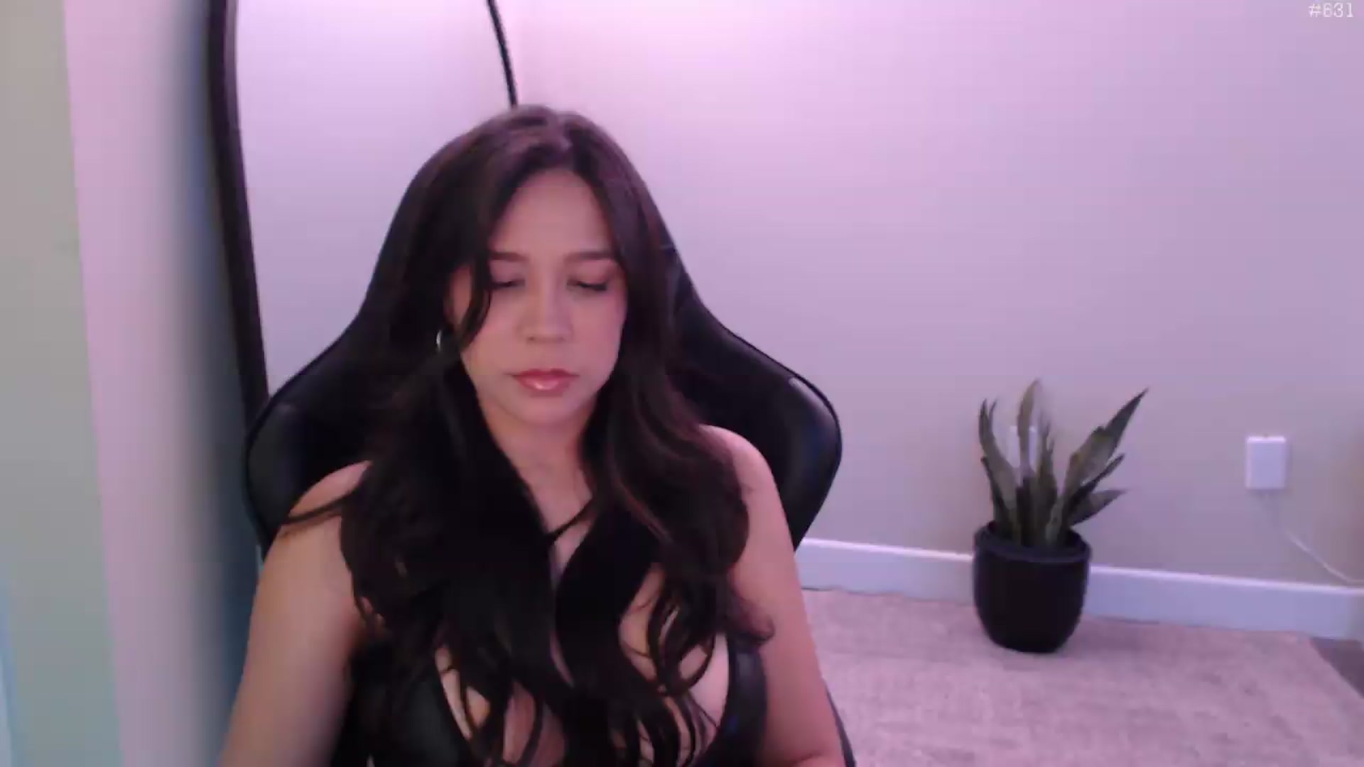 Gallery image thumbnail from Marie's myfreecams stream on, 04/16/2026, 22:53 image 1 of 20