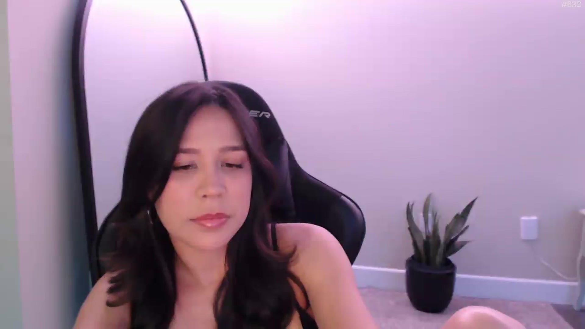 Gallery image thumbnail from Marie's myfreecams stream on, 04/16/2026, 22:53 image 9 of 20