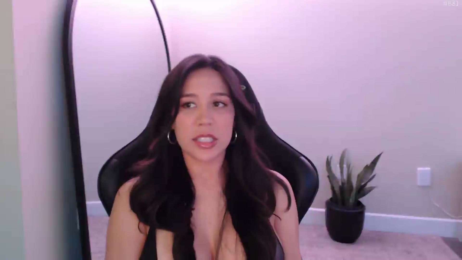 Gallery image thumbnail from Marie's myfreecams stream on, 04/16/2026, 22:53 image 6 of 20