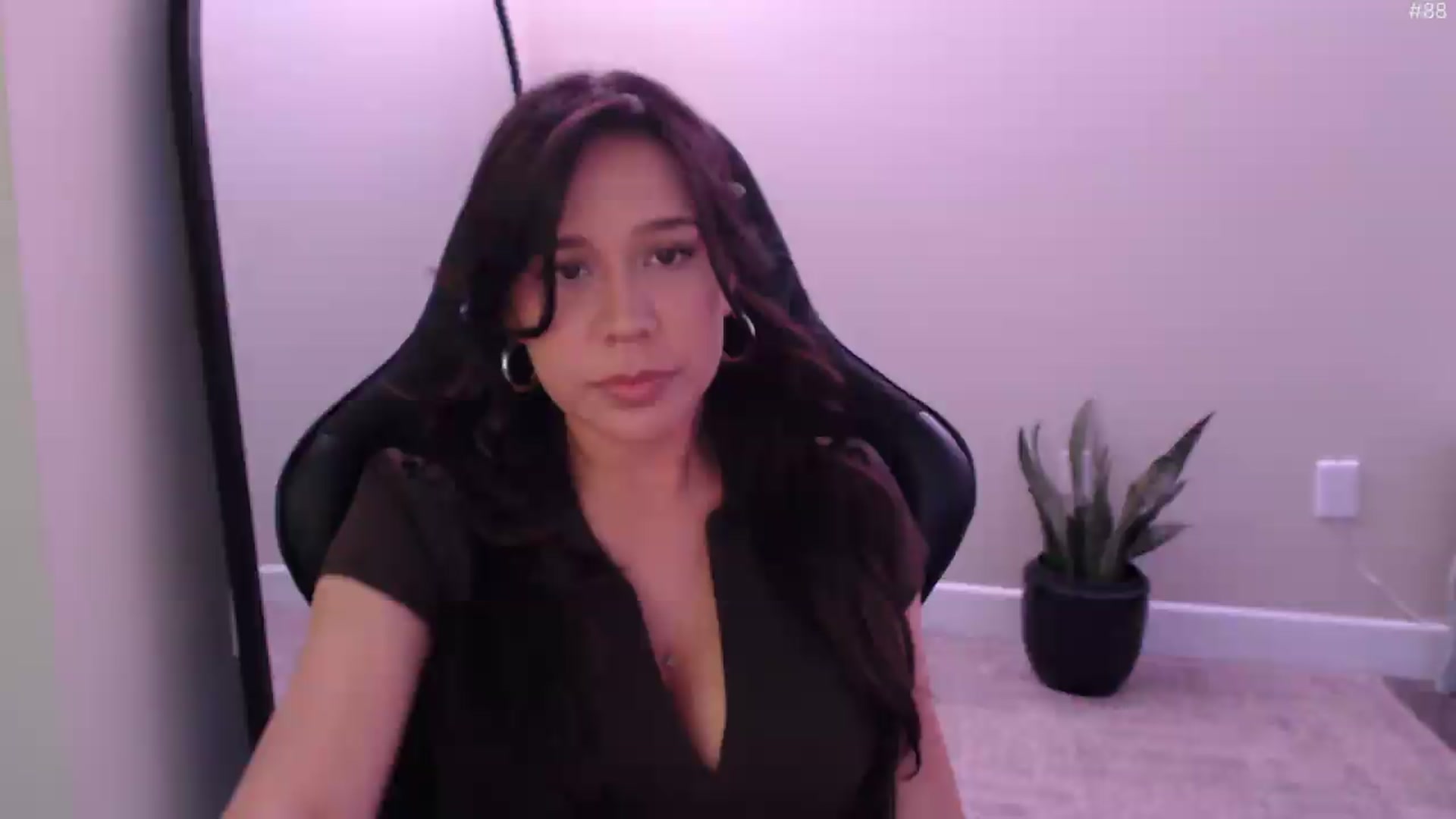 Gallery image thumbnail from Marie's myfreecams stream on, 06/03/2026, 24:53 image 5 of 20