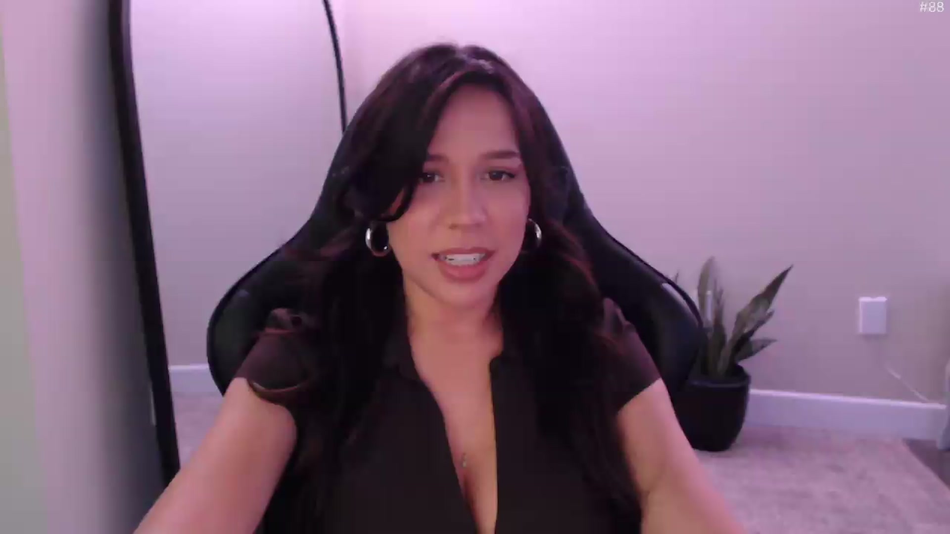 Gallery image thumbnail from Marie's myfreecams stream on, 06/03/2026, 24:53 image 6 of 20