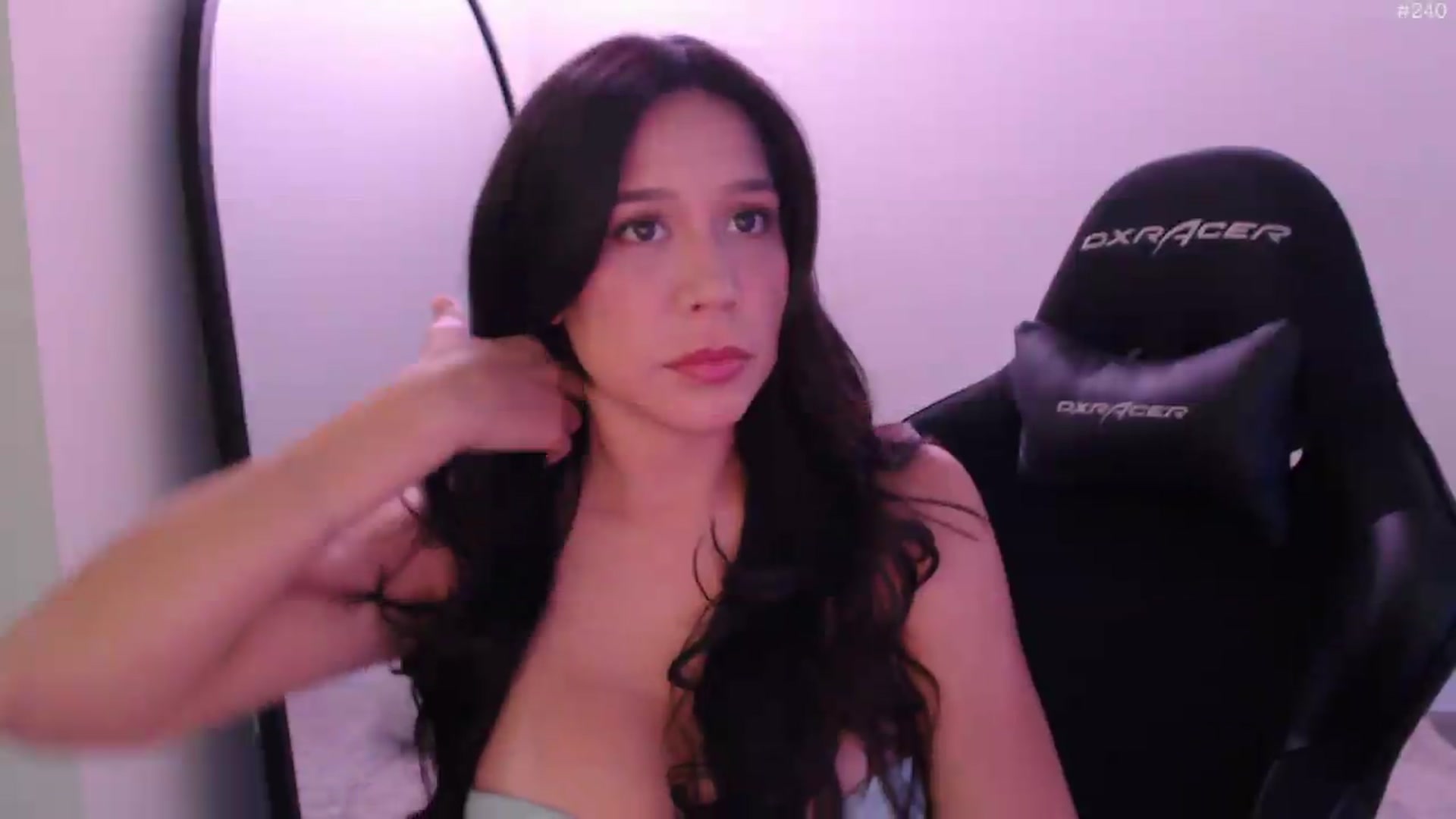 Gallery image thumbnail from Marie's myfreecams stream on, 06/19/2026, 24:40 image 3 of 20