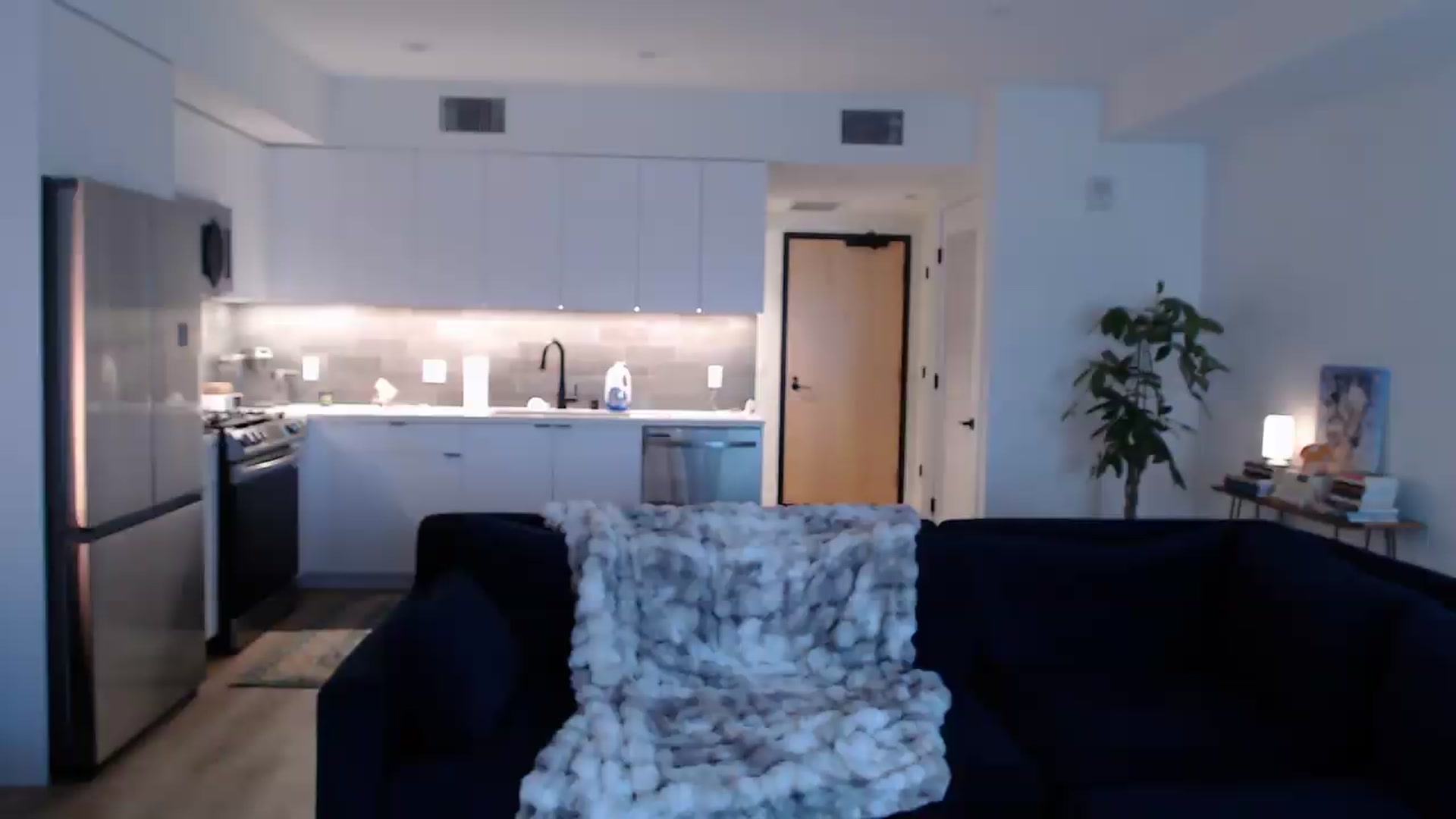 Gallery image thumbnail from Marie's myfreecams stream on, 09/17/2026, 20:34 image 18 of 20