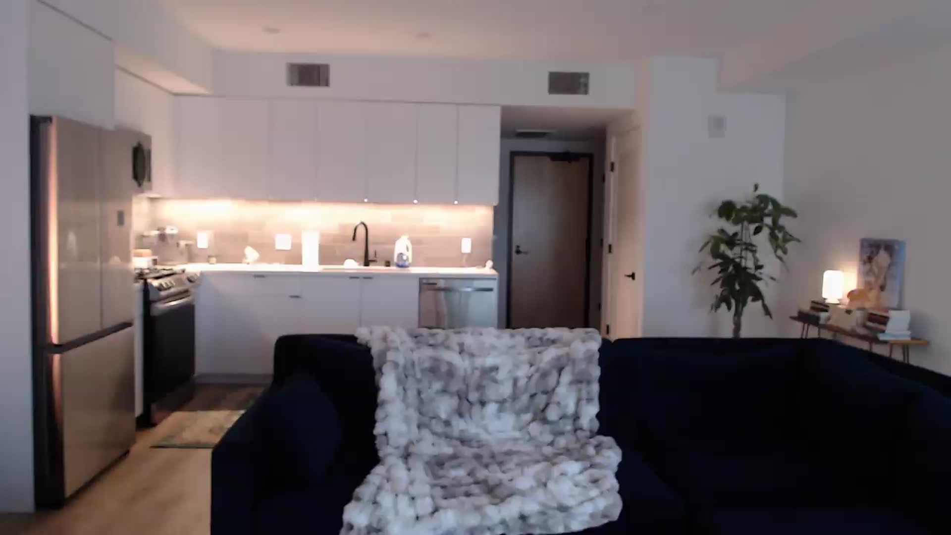 Gallery image thumbnail from Marie's myfreecams stream on, 09/17/2026, 20:34 image 1 of 20