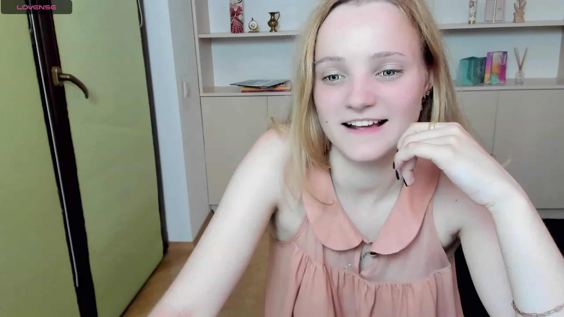 Gallery image thumbnail from MarieAndrea's myfreecams stream on, 08/18/2023, 19:10 image 2 of 20
