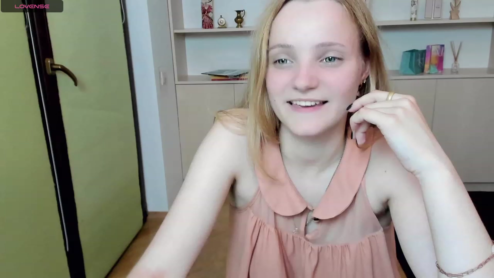 Gallery image thumbnail from MarieAndrea's myfreecams stream on, 08/18/2023, 19:10 image 4 of 20
