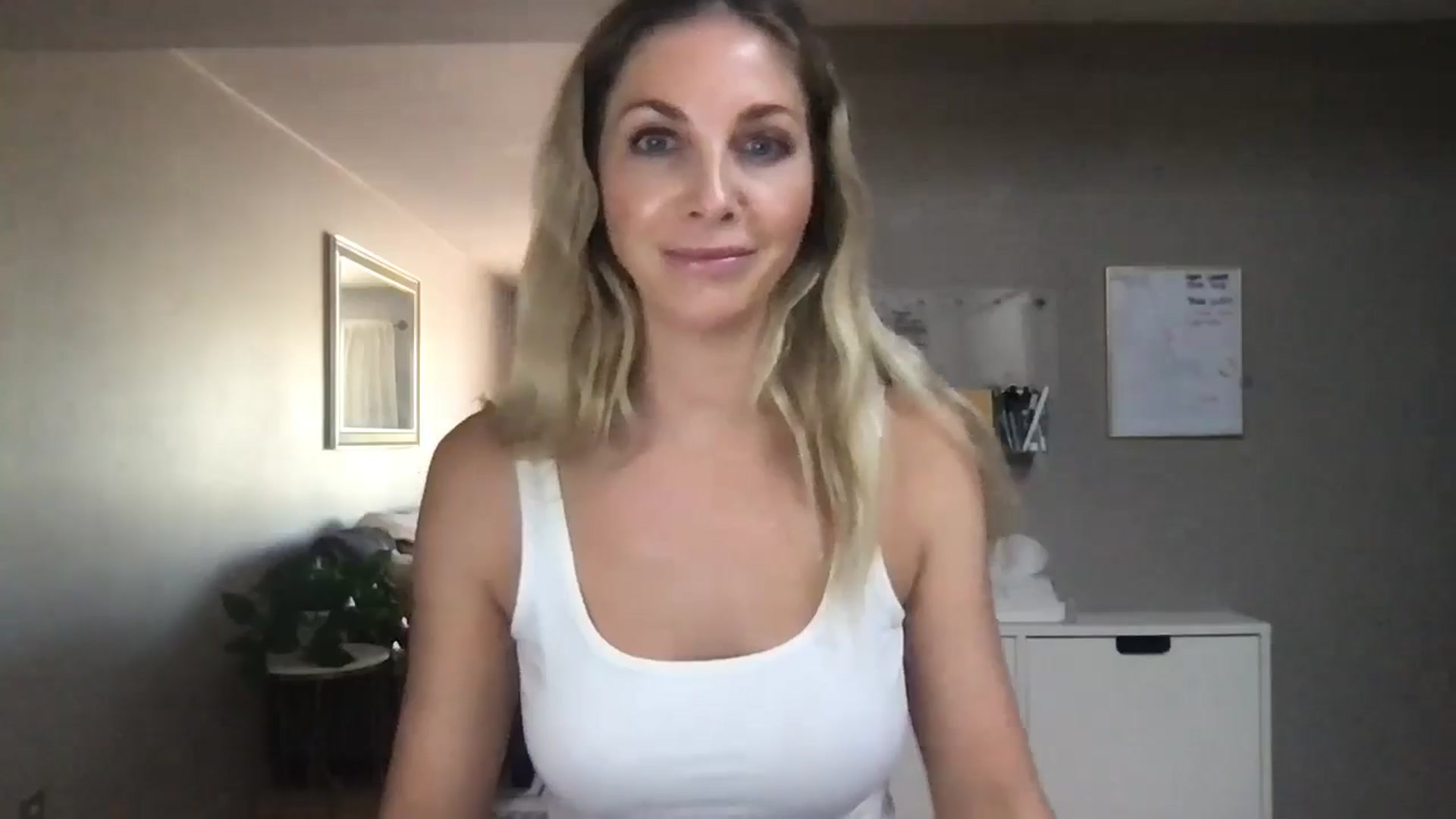 Gallery image thumbnail from MarieAuburn's myfreecams stream on, 08/12/2024, 20:02 image 9 of 20