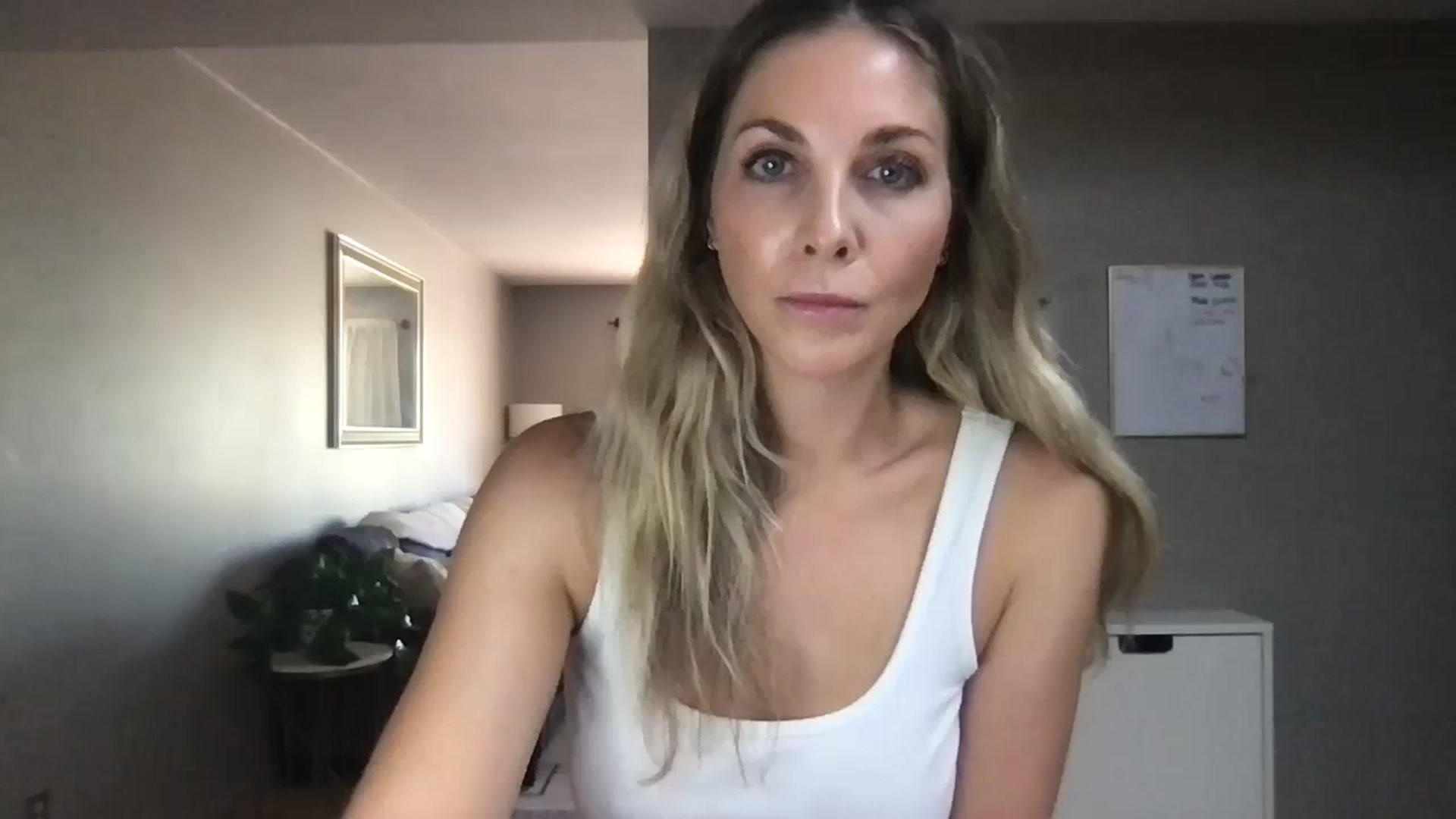 Gallery image thumbnail from MarieAuburn's myfreecams stream on, 08/12/2024, 20:02 image 1 of 20
