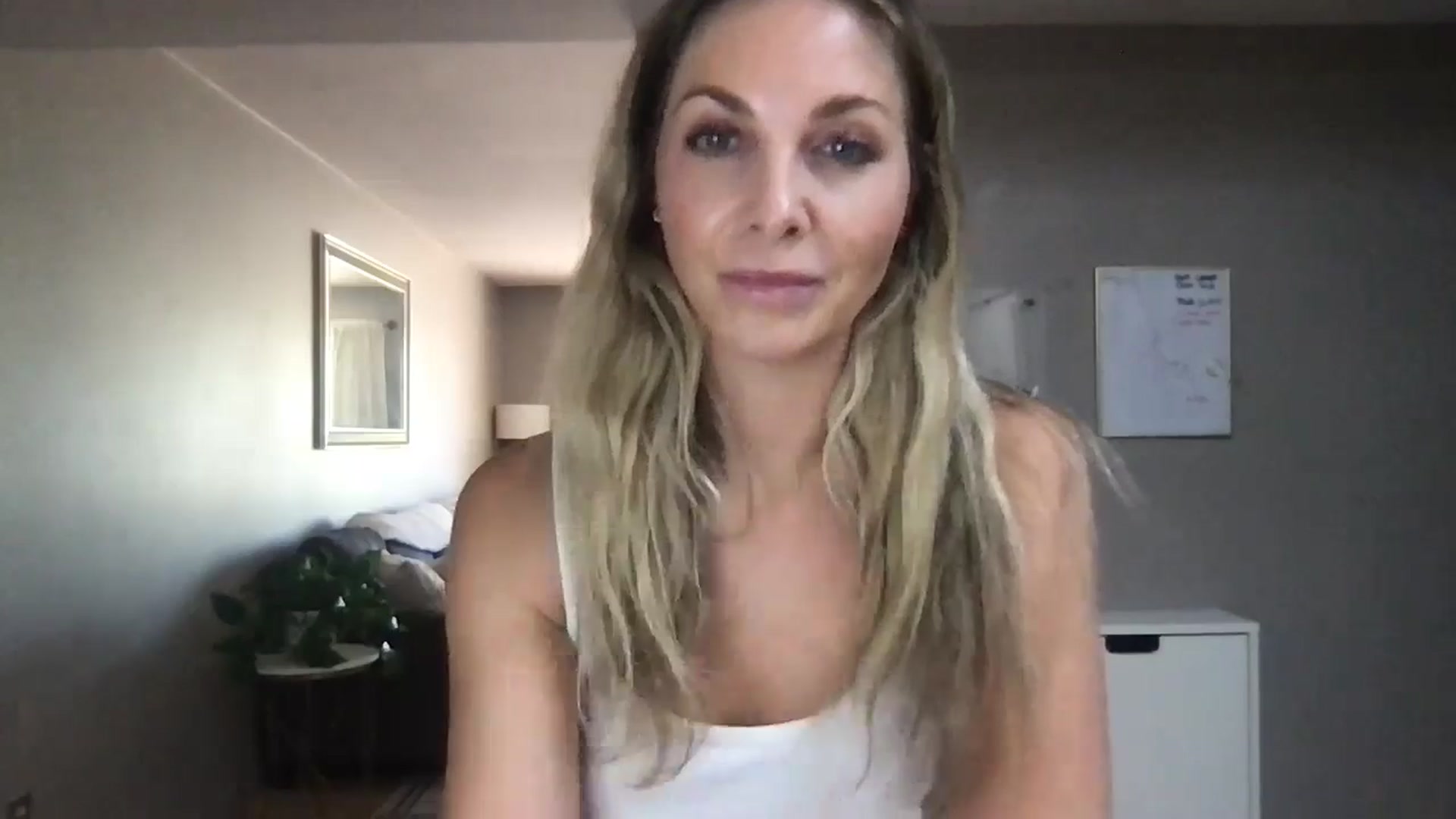 Gallery image thumbnail from MarieAuburn's myfreecams stream on, 08/12/2024, 20:02 image 17 of 20