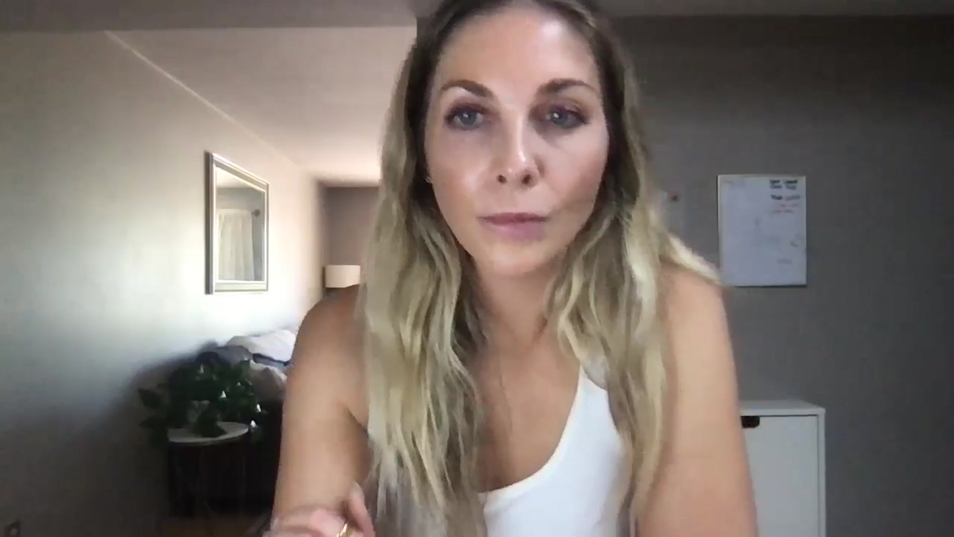 Gallery image thumbnail from MarieAuburn's myfreecams stream on, 08/12/2024, 20:02 image 19 of 20