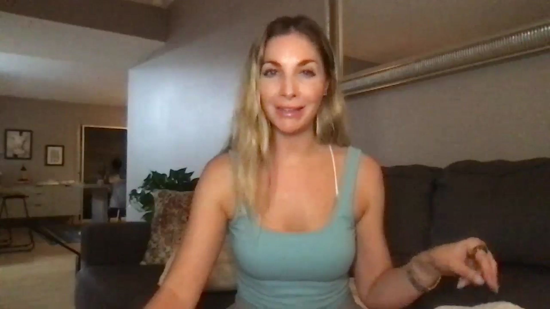 Gallery image thumbnail from MarieAuburn's myfreecams stream on, 08/14/2024, 06:21 image 6 of 20