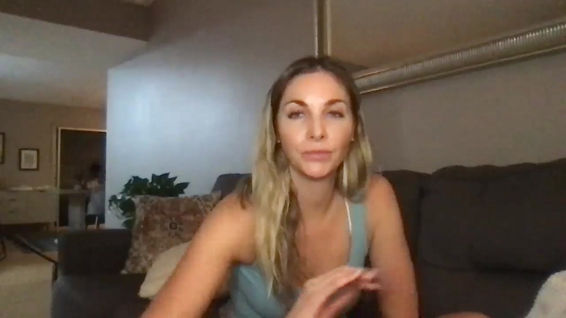 Gallery image thumbnail from MarieAuburn's myfreecams stream on, 08/14/2024, 06:21 image 14 of 20