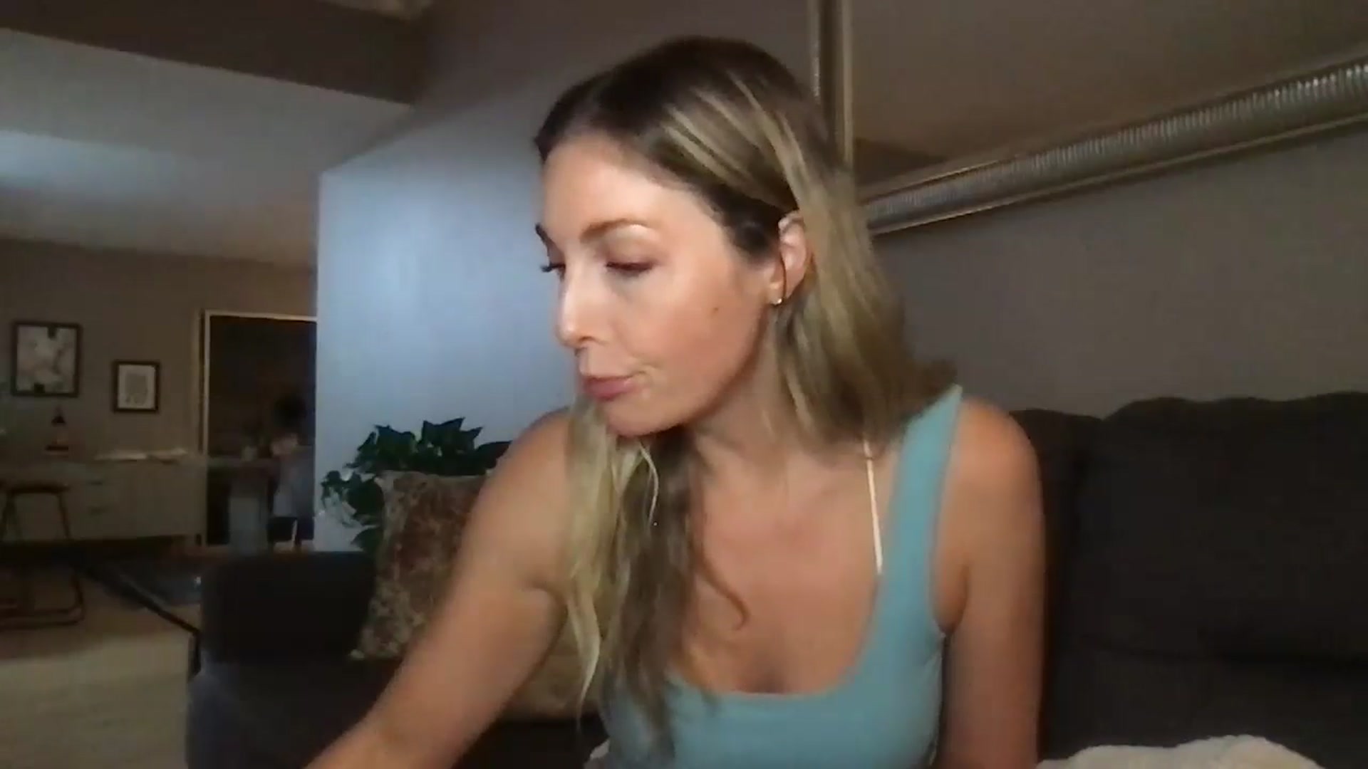 Gallery image thumbnail from MarieAuburn's myfreecams stream on, 08/14/2024, 06:21 image 9 of 20
