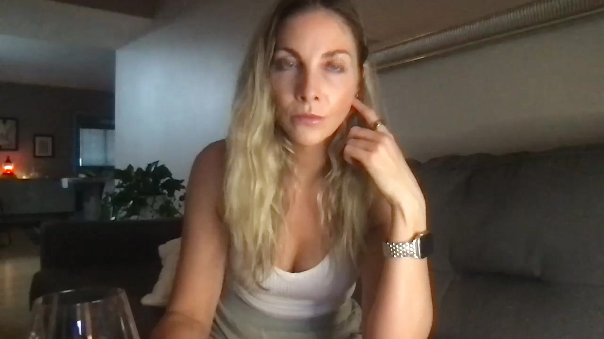 Gallery image thumbnail from MarieAuburn's myfreecams stream on, 08/22/2024, 01:25 image 16 of 20