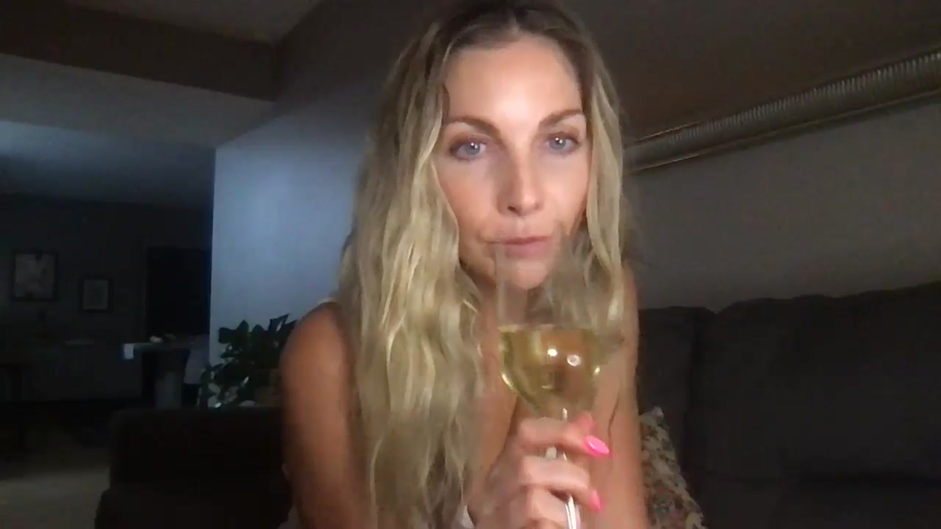 Gallery image thumbnail from MarieAuburn's myfreecams stream on, 08/22/2024, 03:40 image 18 of 20