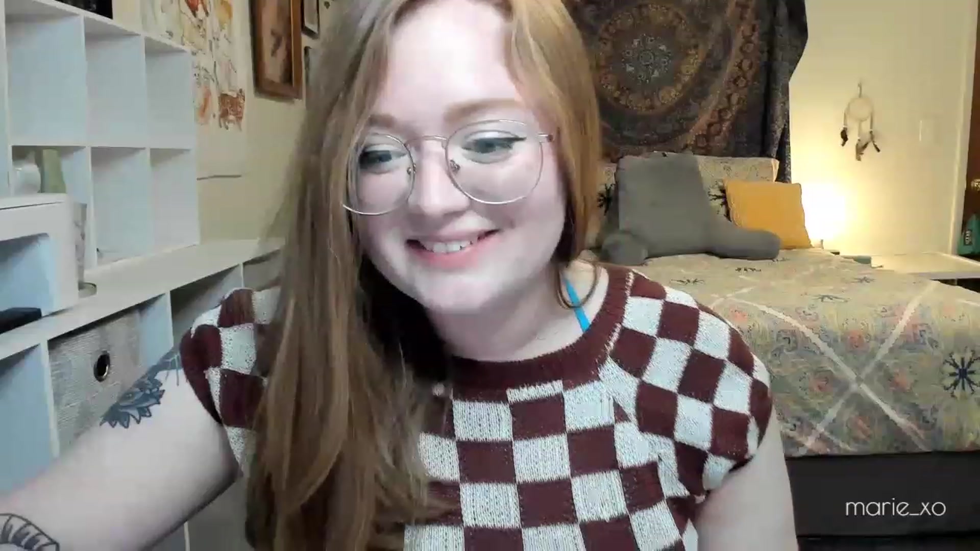 Gallery image thumbnail from Marie_xo's myfreecams stream on, 04/16/2023, 23:27 image 5 of 20
