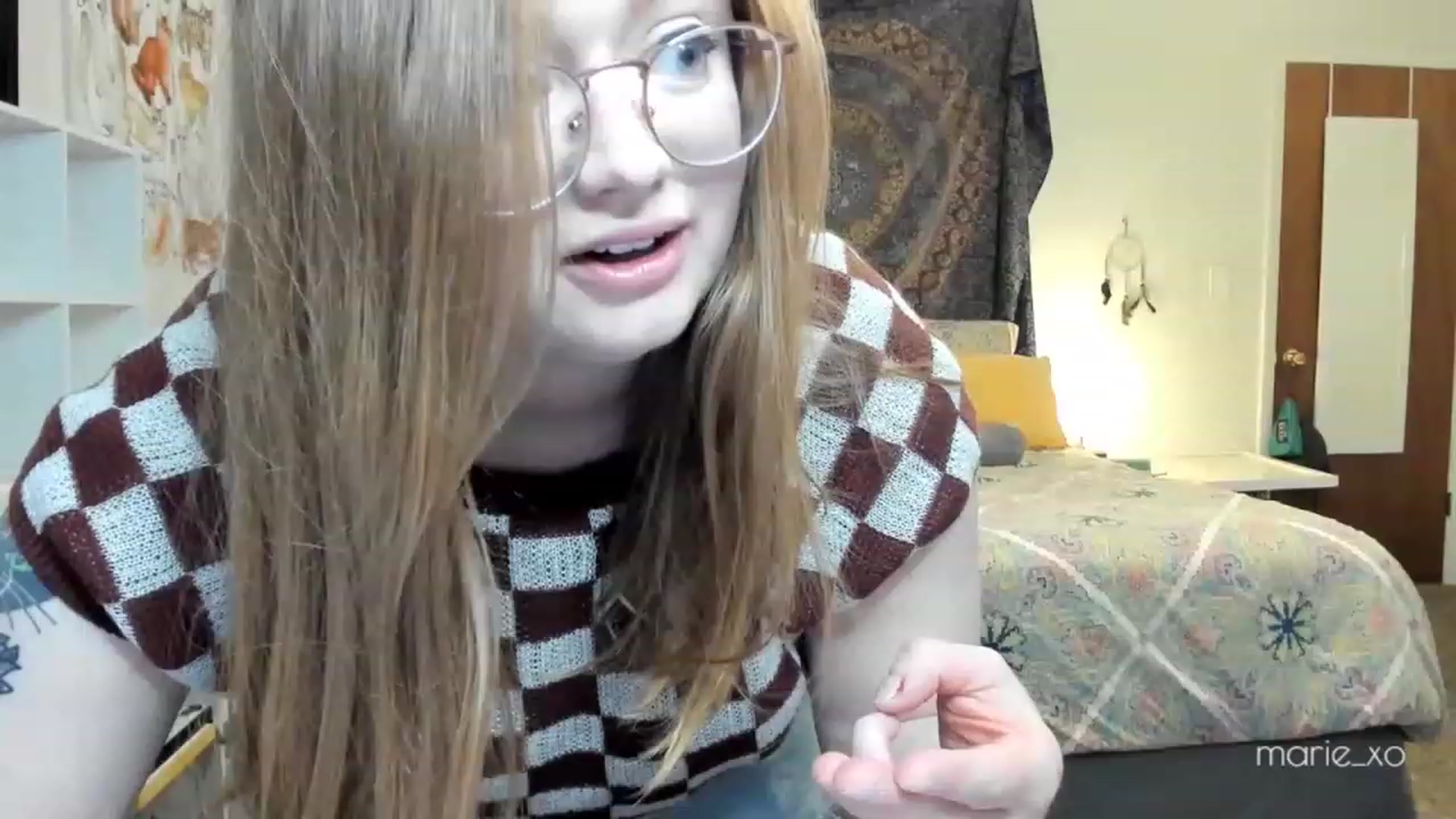 Gallery image thumbnail from Marie_xo's myfreecams stream on, 04/16/2023, 23:27 image 1 of 20