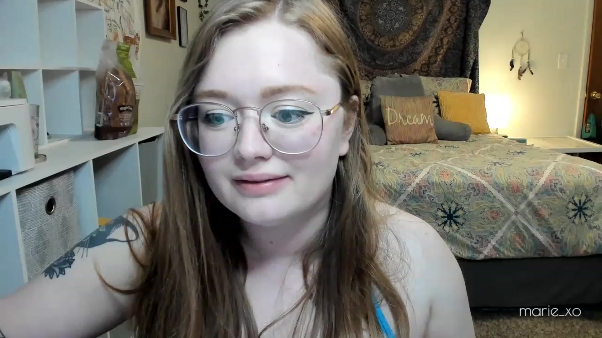 Gallery image thumbnail from Marie_xo's myfreecams stream on, 04/16/2023, 23:27 image 17 of 20