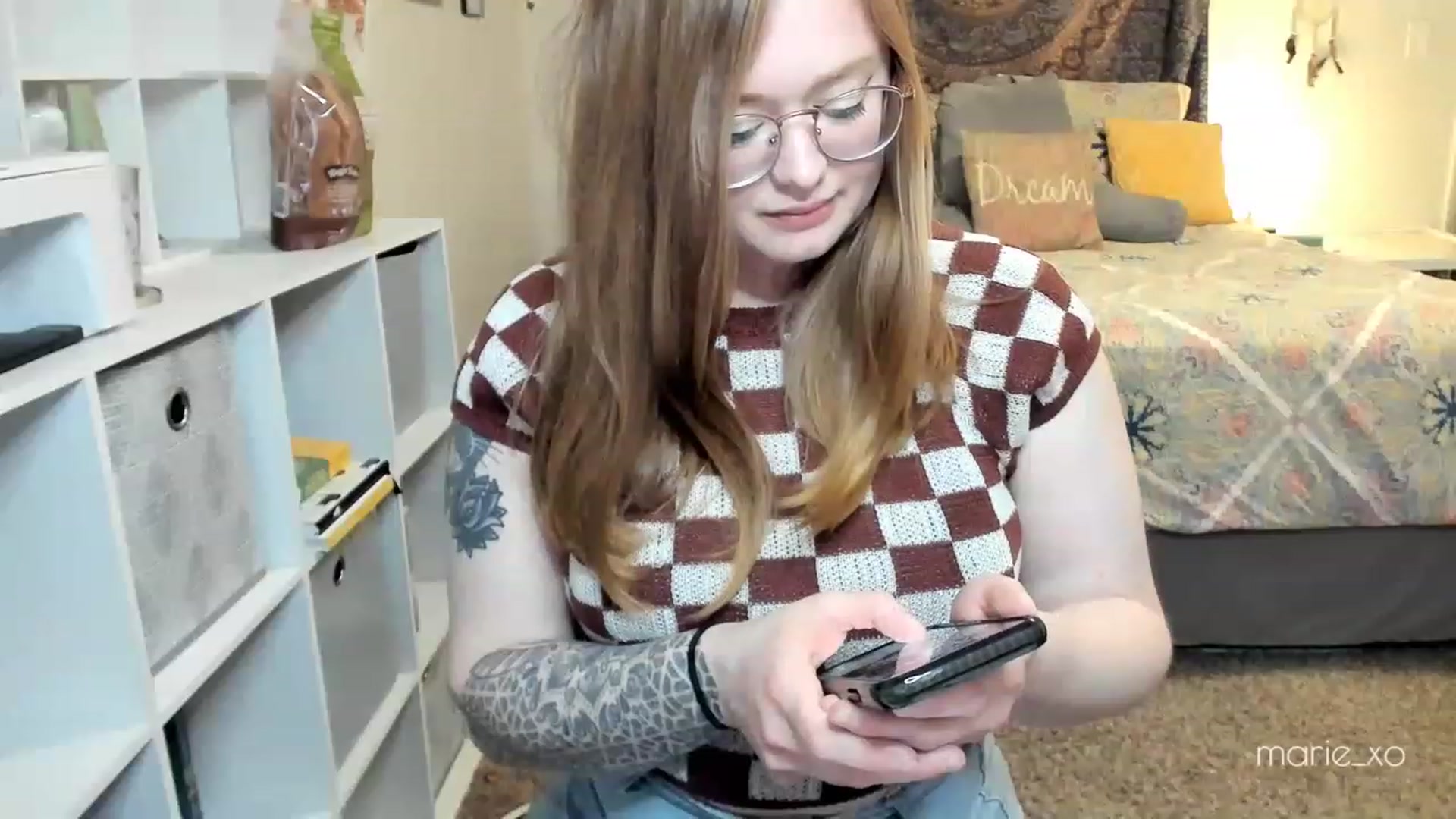 Gallery image thumbnail from Marie_xo's myfreecams stream on, 04/16/2023, 23:27 image 14 of 20