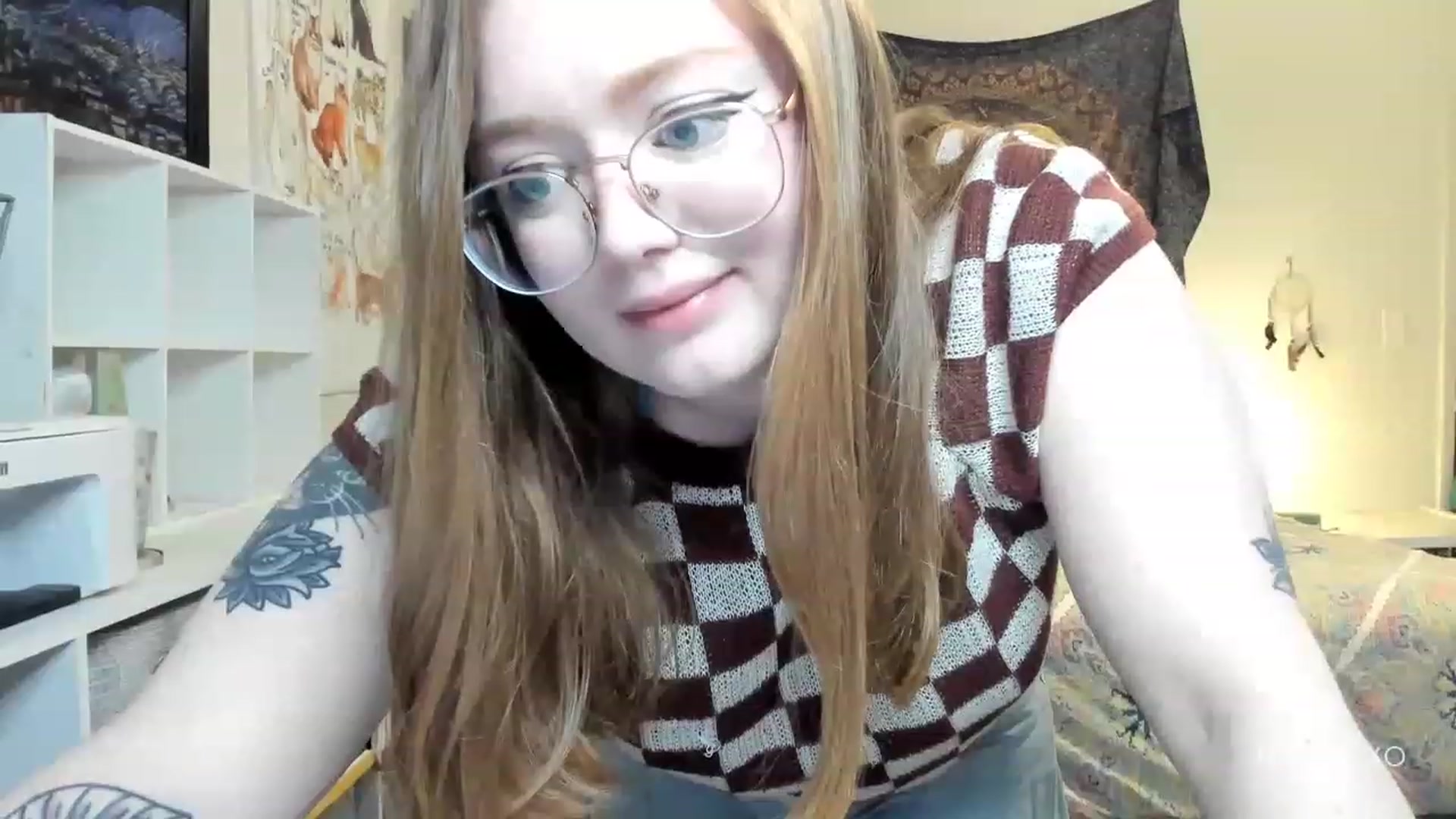 Gallery image thumbnail from Marie_xo's myfreecams stream on, 04/16/2023, 23:27 image 4 of 20