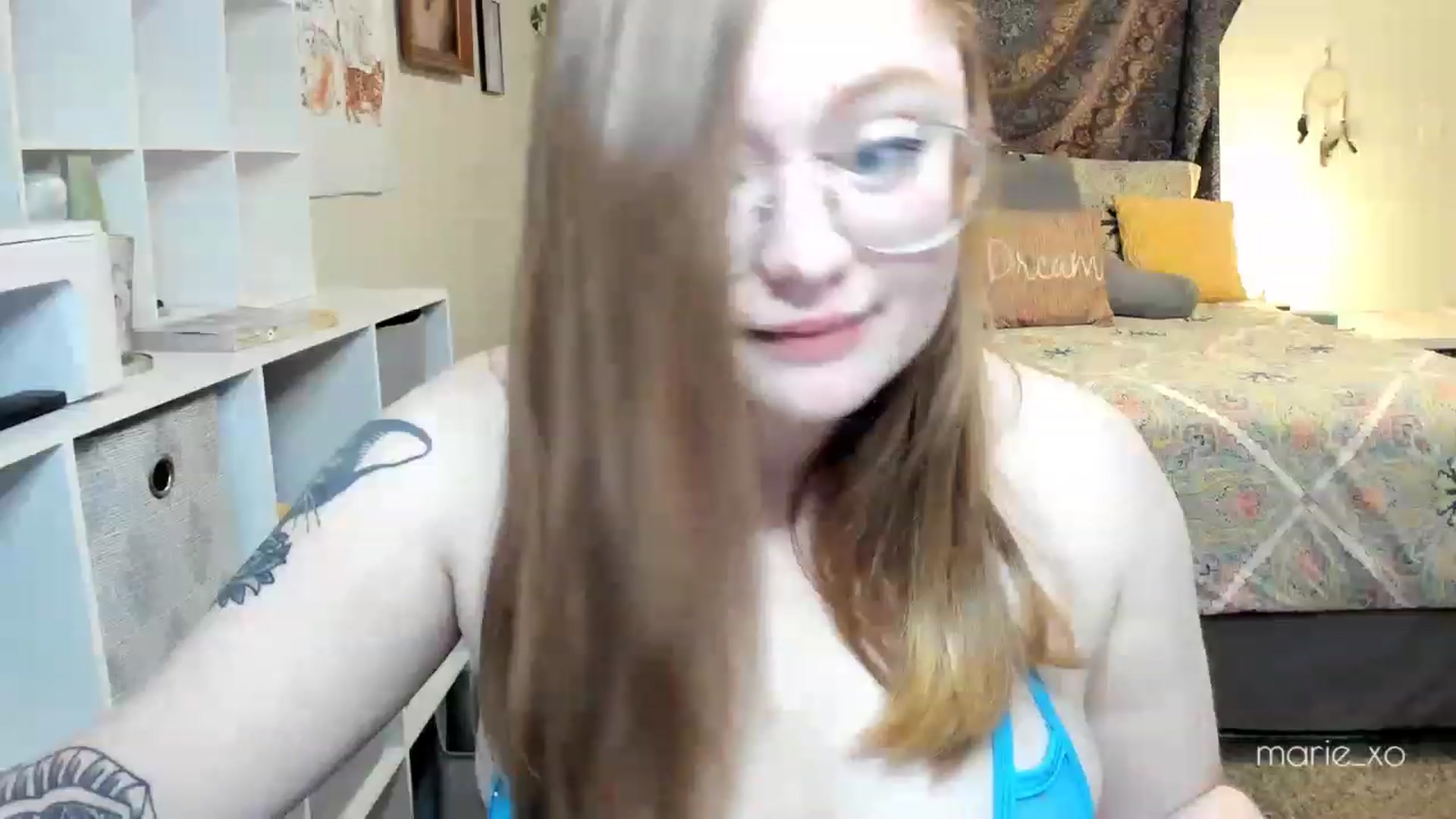 Gallery image thumbnail from Marie_xo's myfreecams stream on, 04/17/2023, 24:55 image 14 of 20