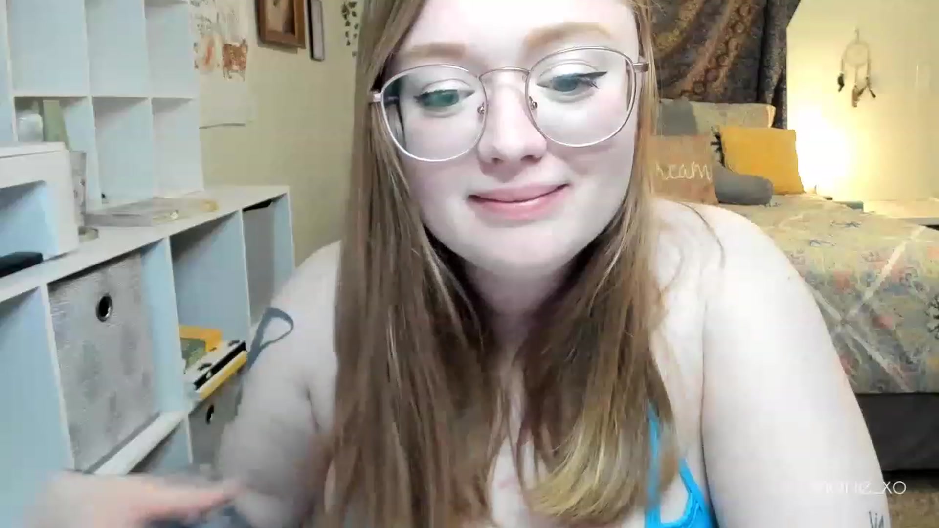 Gallery image thumbnail from Marie_xo's myfreecams stream on, 04/17/2023, 24:55 image 13 of 20