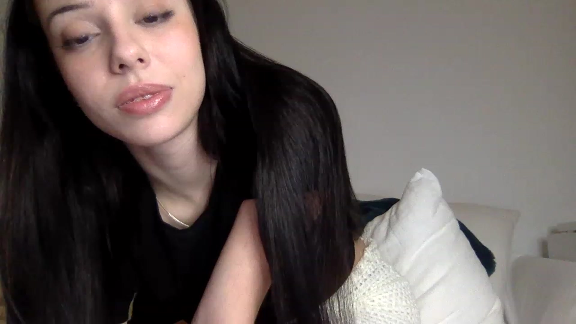 Gallery image thumbnail from Mariebellex's myfreecams stream on, 03/18/2023, 06:07 image 17 of 20