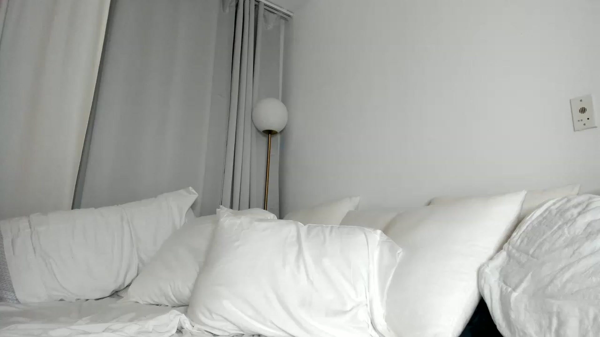 Gallery image thumbnail from Mariebellex's myfreecams stream on, 03/29/2023, 04:40 image 8 of 20