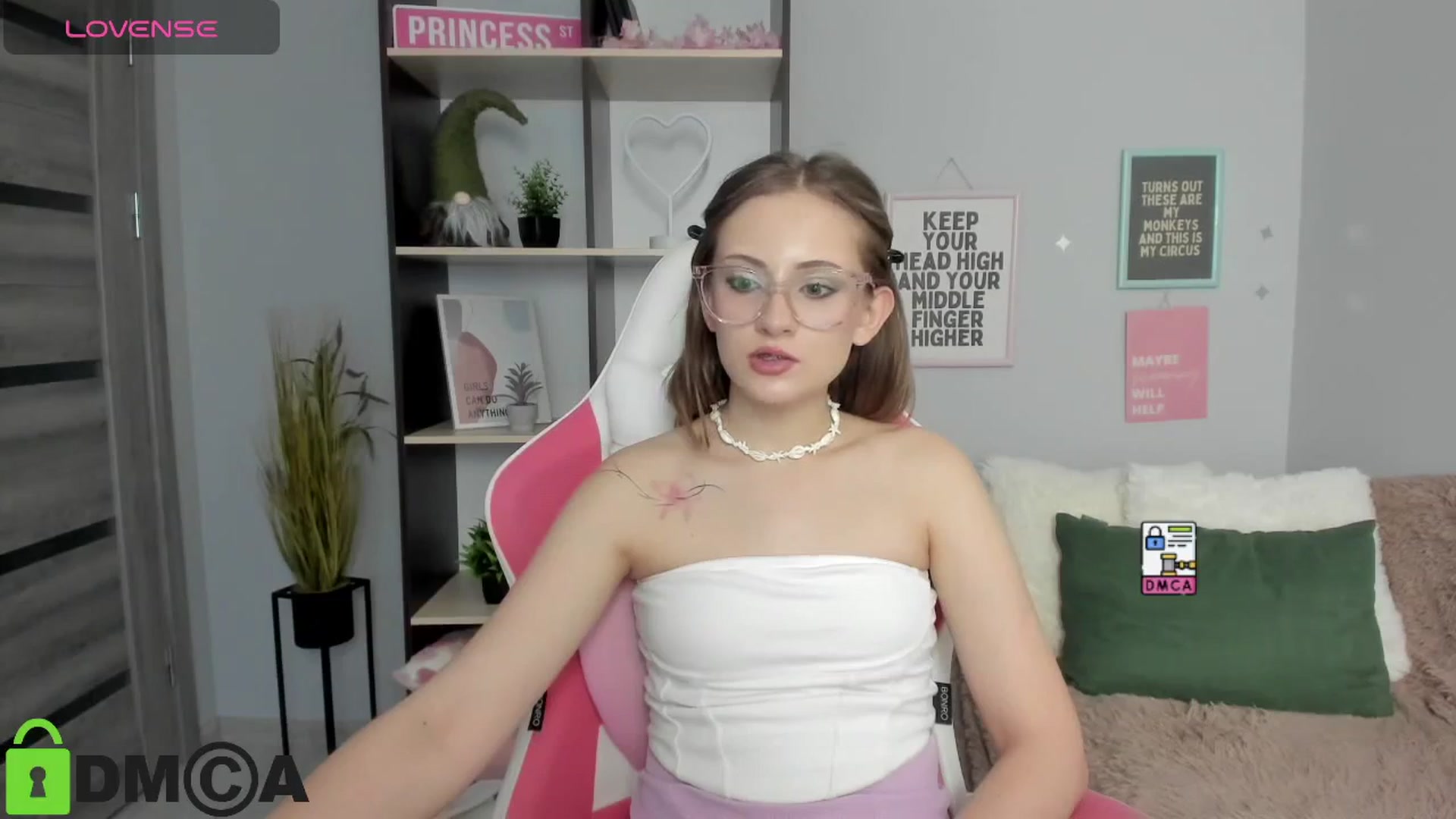 Gallery image thumbnail from MariellMoon's myfreecams stream on, 02/01/2026, 14:47 image 7 of 20