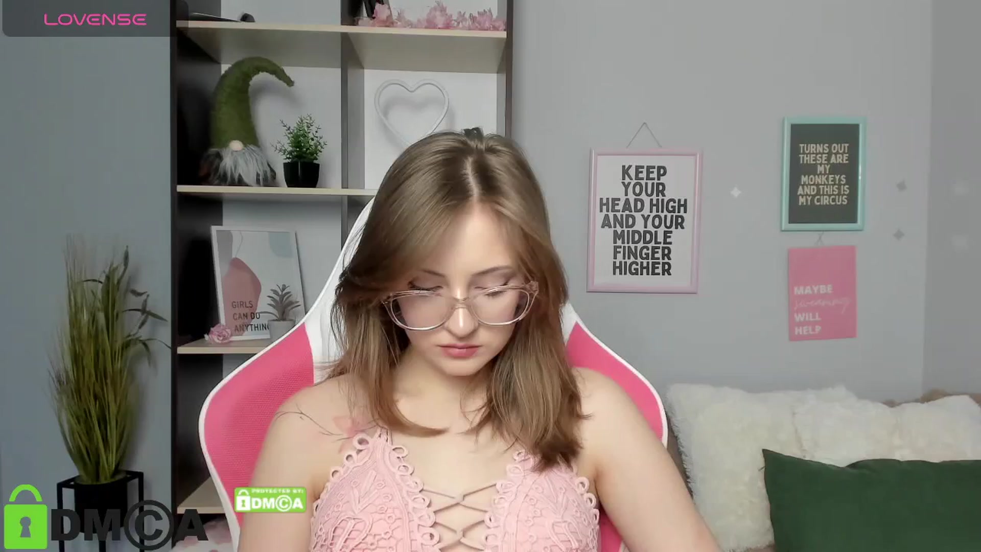 Gallery image thumbnail from MariellMoon's myfreecams stream on, 02/03/2026, 12:03 image 1 of 20