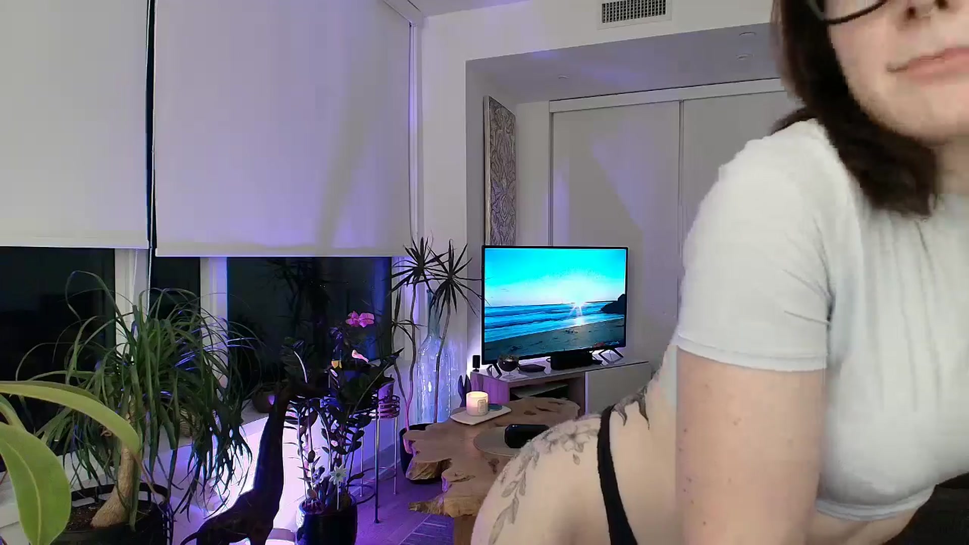 Gallery image thumbnail from MarikaMAR's myfreecams stream on, 06/30/2025, 03:32 image 10 of 20