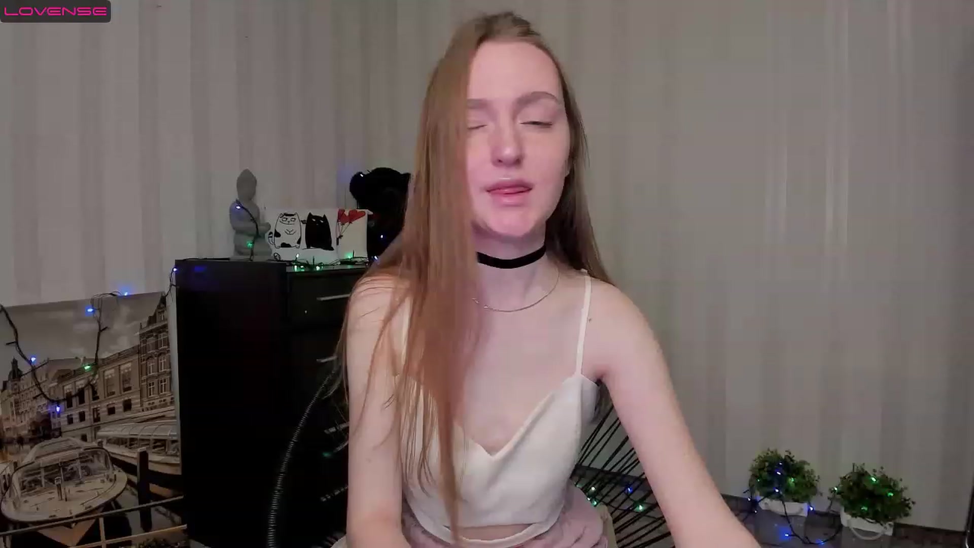 Gallery image thumbnail from MarikaSher's myfreecams stream on, 02/20/2023, 08:02 image 11 of 20