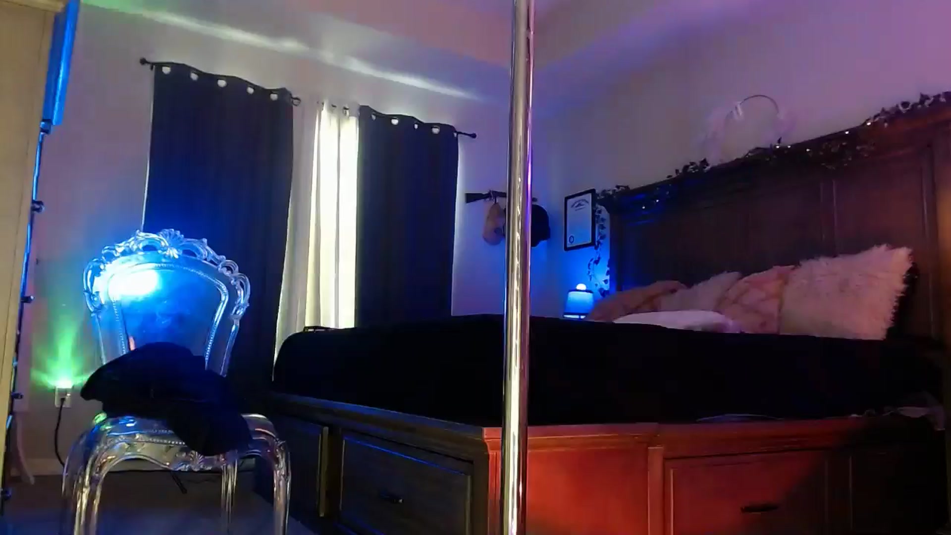 Gallery image thumbnail from Marilyn_BDAY's myfreecams stream on, 01/08/2025, 21:07 image 12 of 20