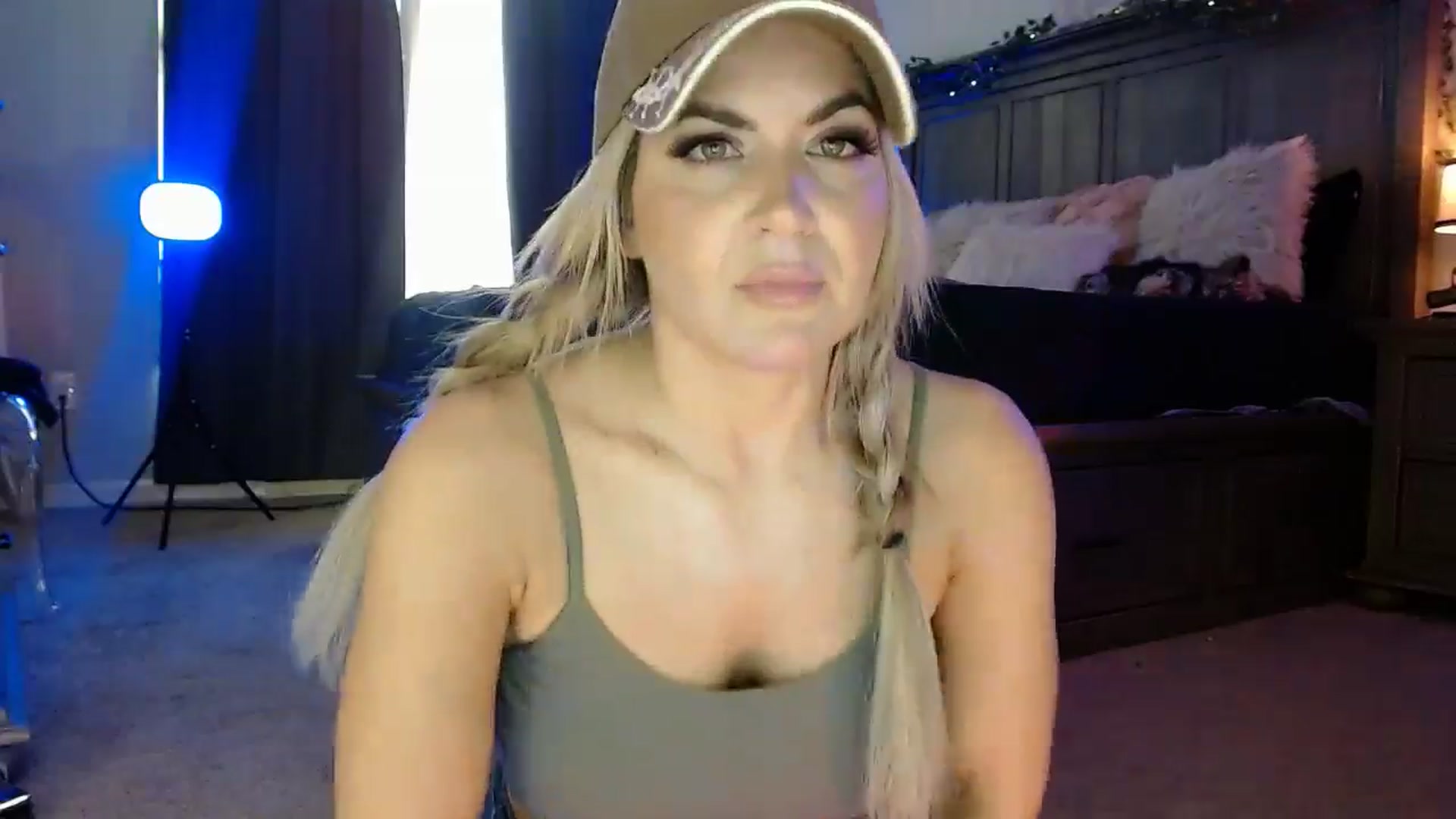 Gallery image thumbnail from Marilyn_BDAY's myfreecams stream on, 01/09/2025, 19:46 image 4 of 20