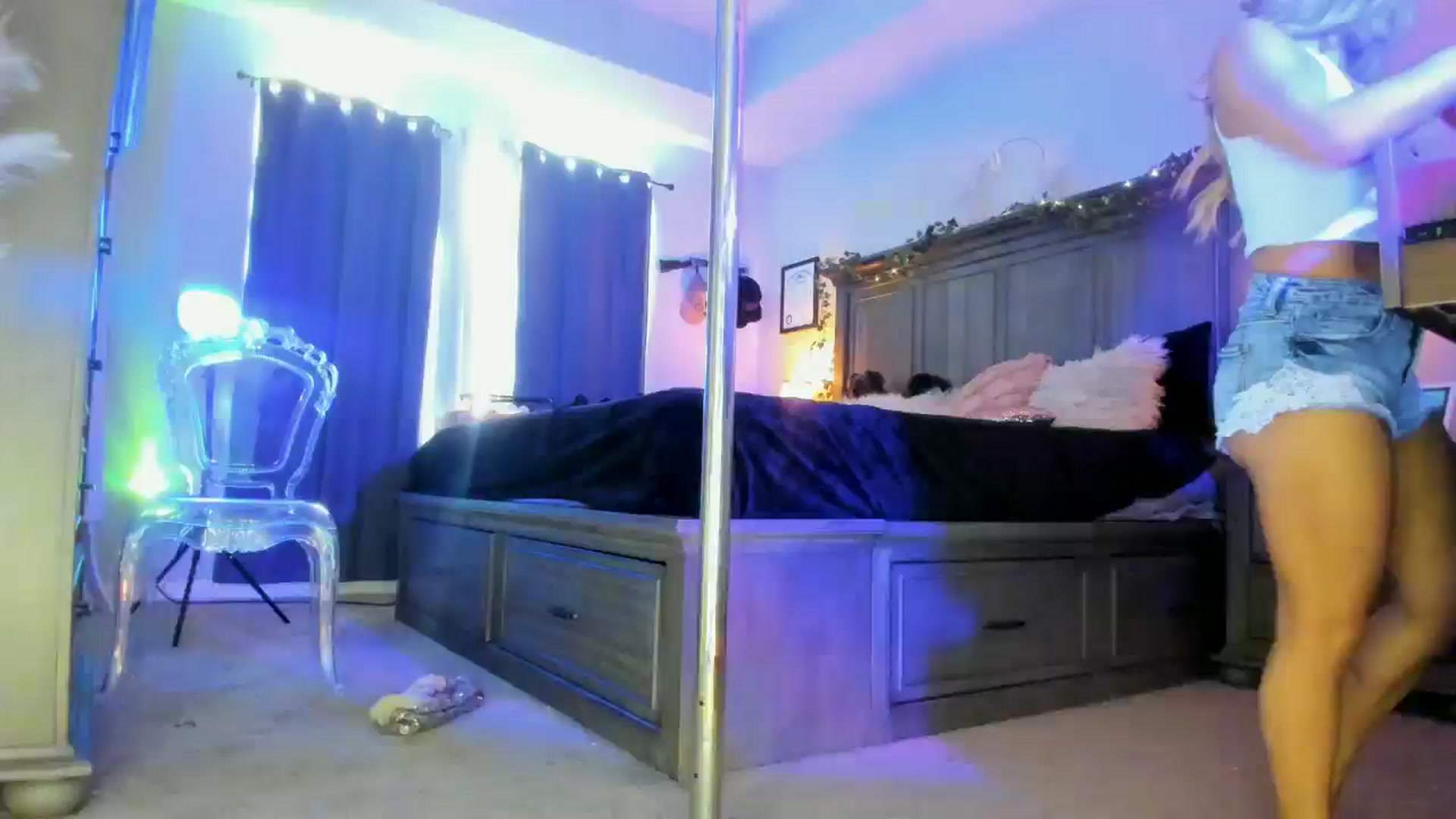 Gallery image thumbnail from Marilyn_BDAY's myfreecams stream on, 01/20/2025, 21:29 image 1 of 20