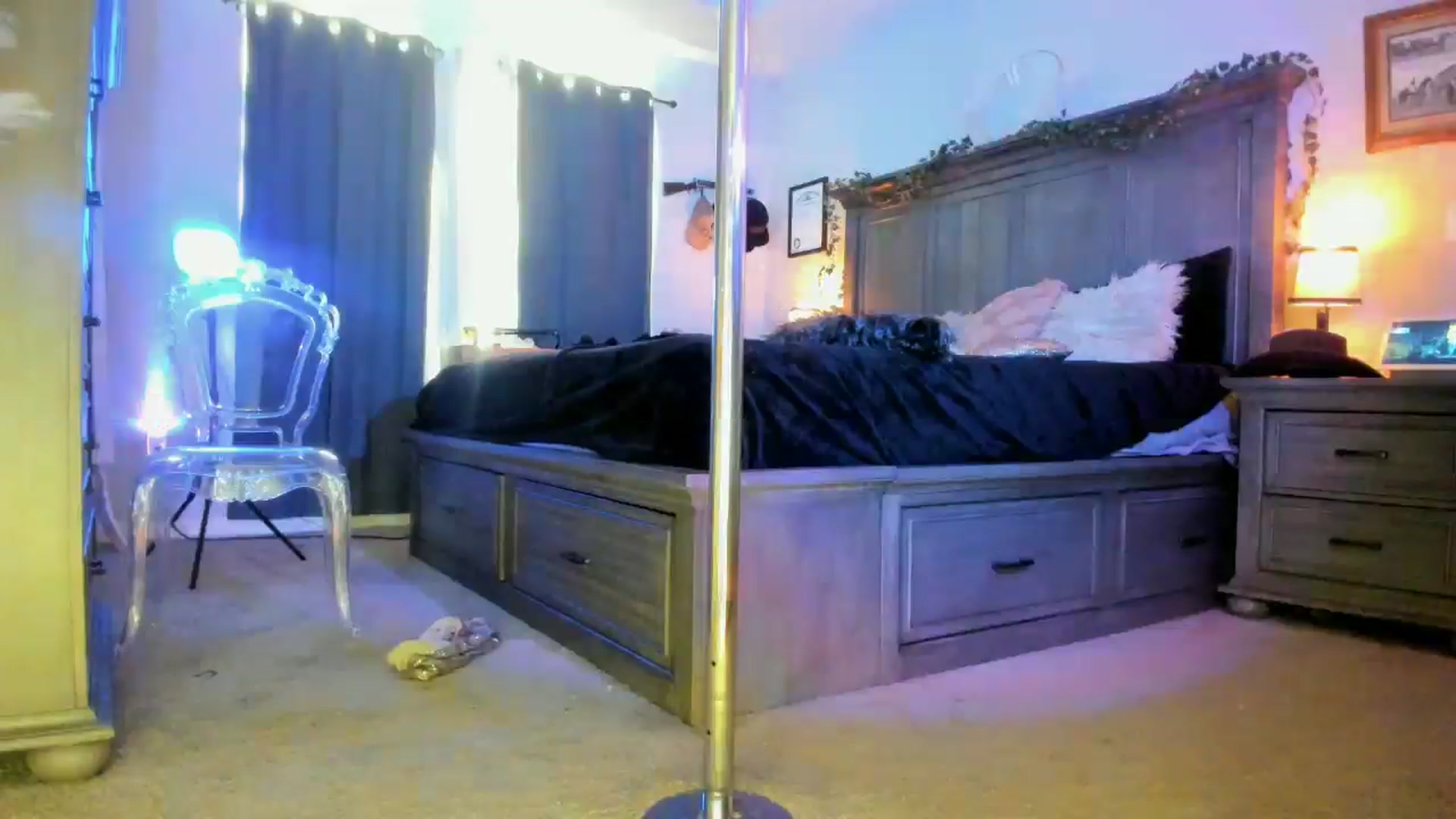 Gallery image thumbnail from Marilyn_BDAY's myfreecams stream on, 01/20/2025, 21:29 image 12 of 20