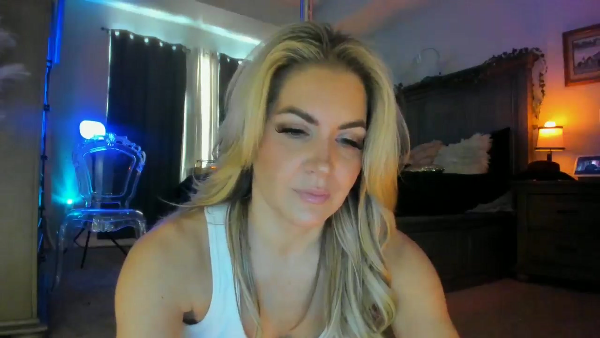 Gallery image thumbnail from Marilyn_BDAY's myfreecams stream on, 01/20/2025, 21:29 image 11 of 20