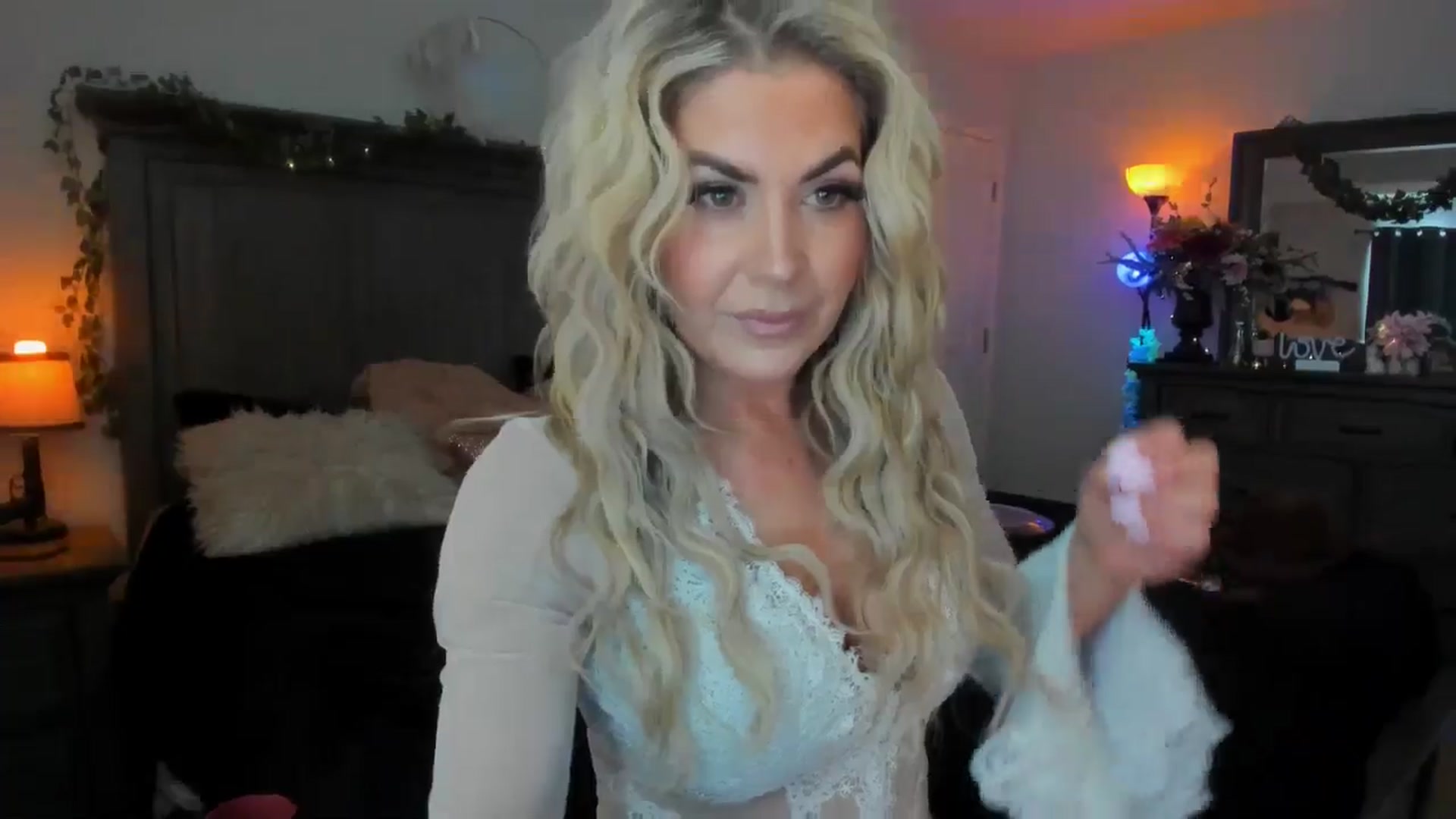 Gallery image thumbnail from Marilyn_BDAY's myfreecams stream on, 01/21/2025, 18:05 image 9 of 20