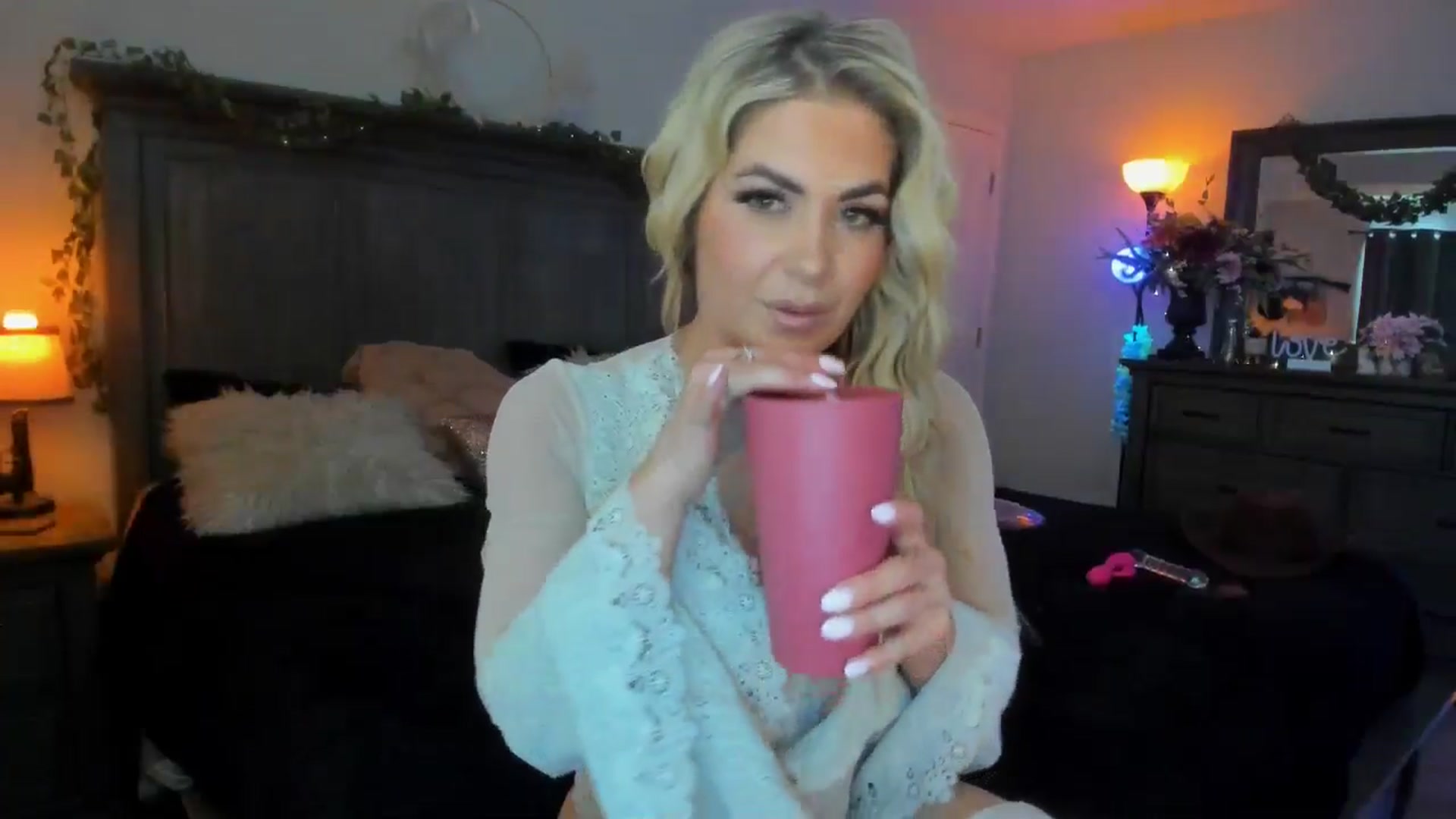 Gallery image thumbnail from Marilyn_BDAY's myfreecams stream on, 01/21/2025, 18:05 image 12 of 20