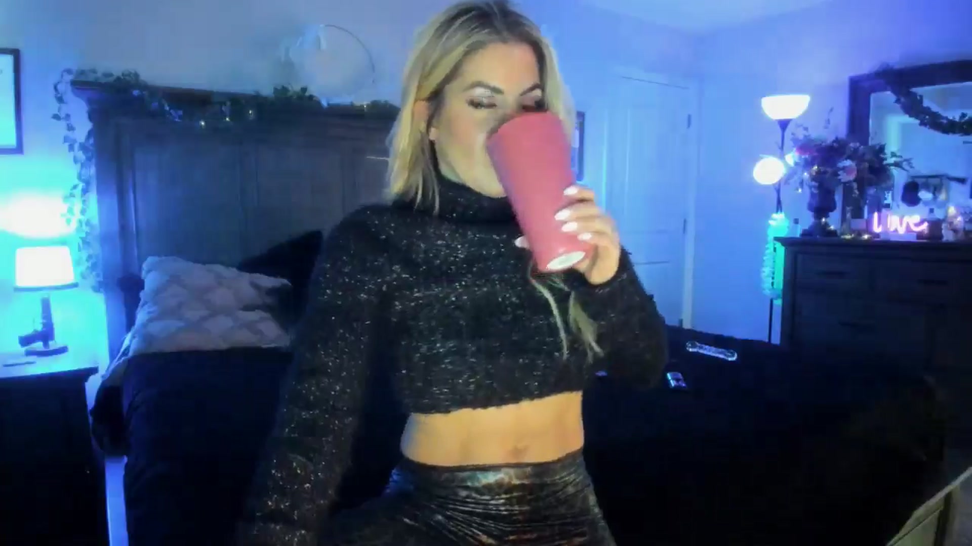 Gallery image thumbnail from Marilyn_BDAY's myfreecams stream on, 01/23/2025, 18:23 image 3 of 20