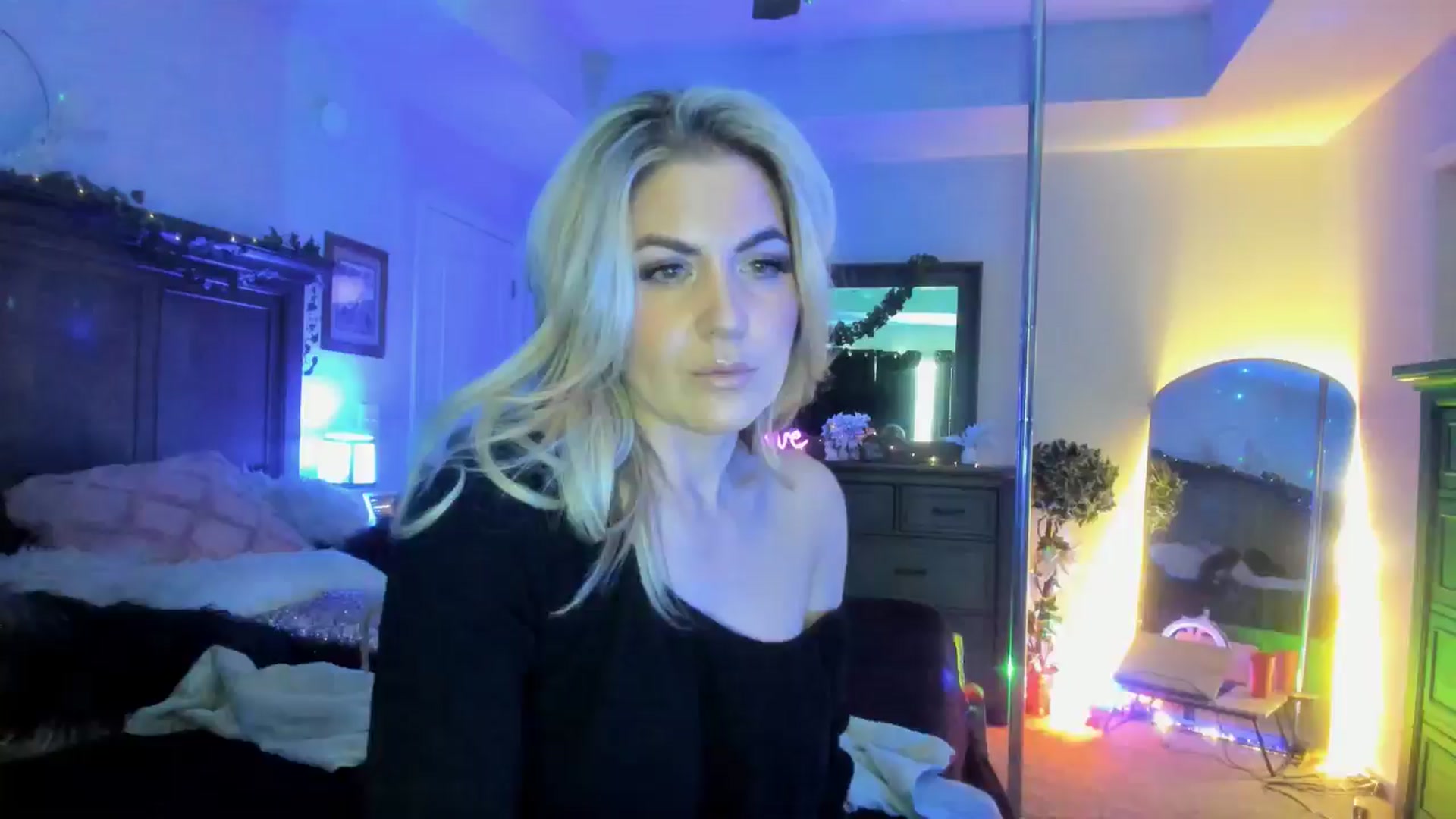 Gallery image thumbnail from Marilyn_BDAY's myfreecams stream on, 01/23/2025, 21:50 image 1 of 20
