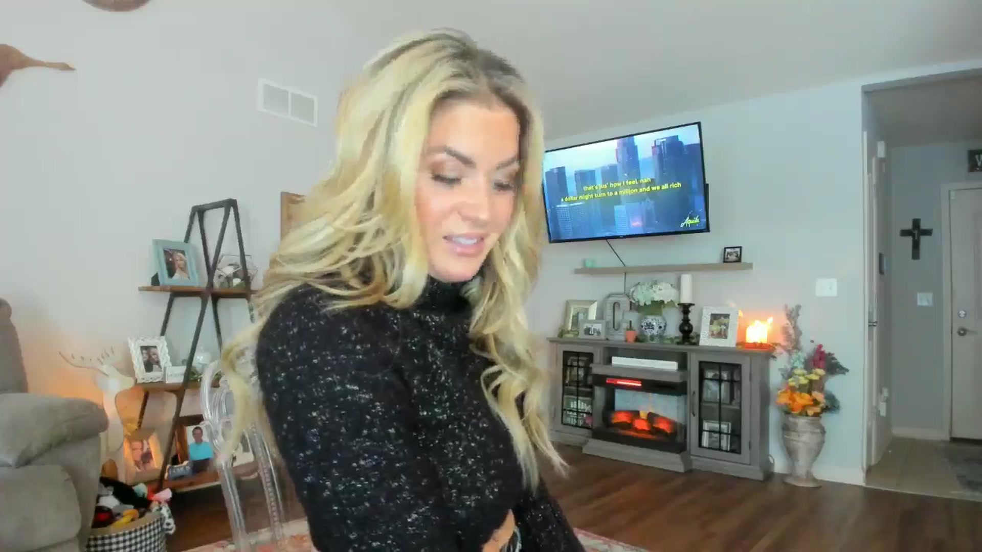 Gallery image thumbnail from Marilyn_BDAY's myfreecams stream on, 01/27/2025, 18:56 image 3 of 20