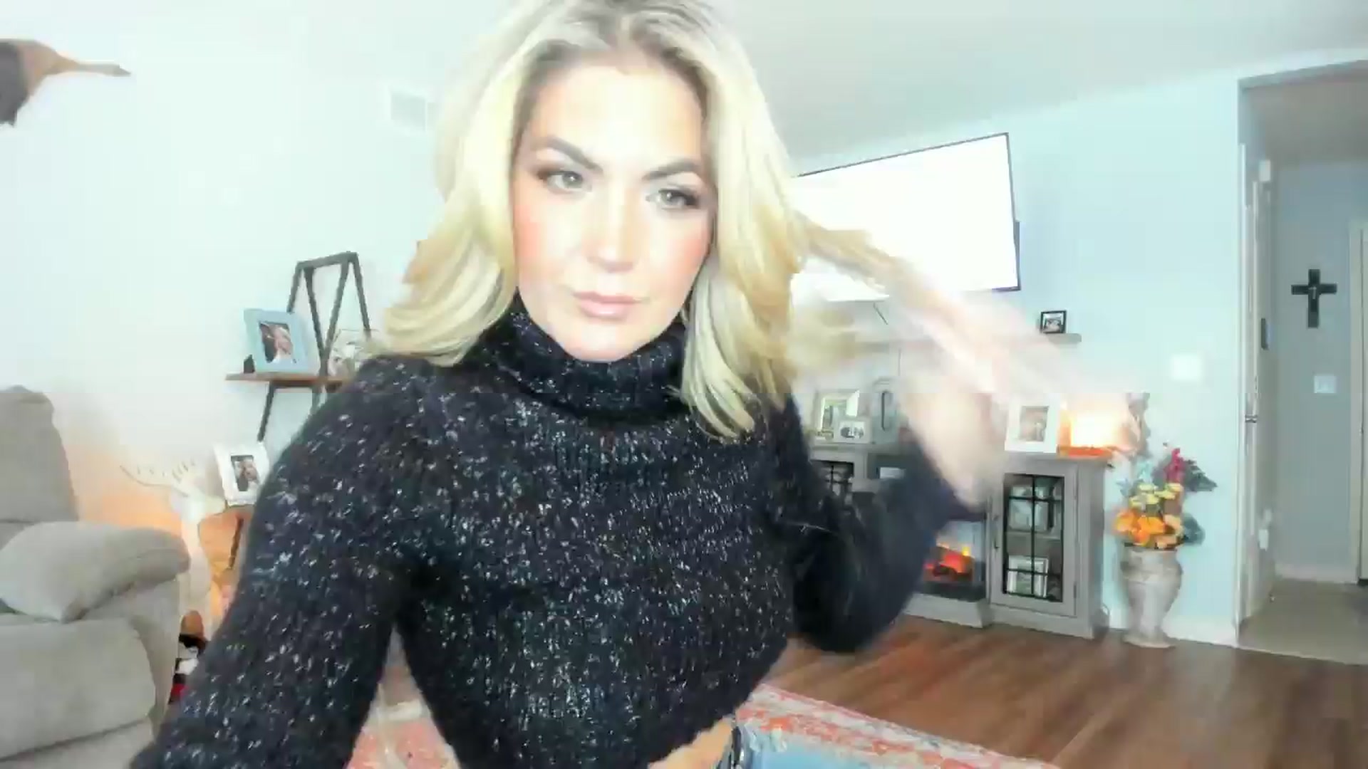 Gallery image thumbnail from Marilyn_BDAY's myfreecams stream on, 01/27/2025, 18:56 image 1 of 20