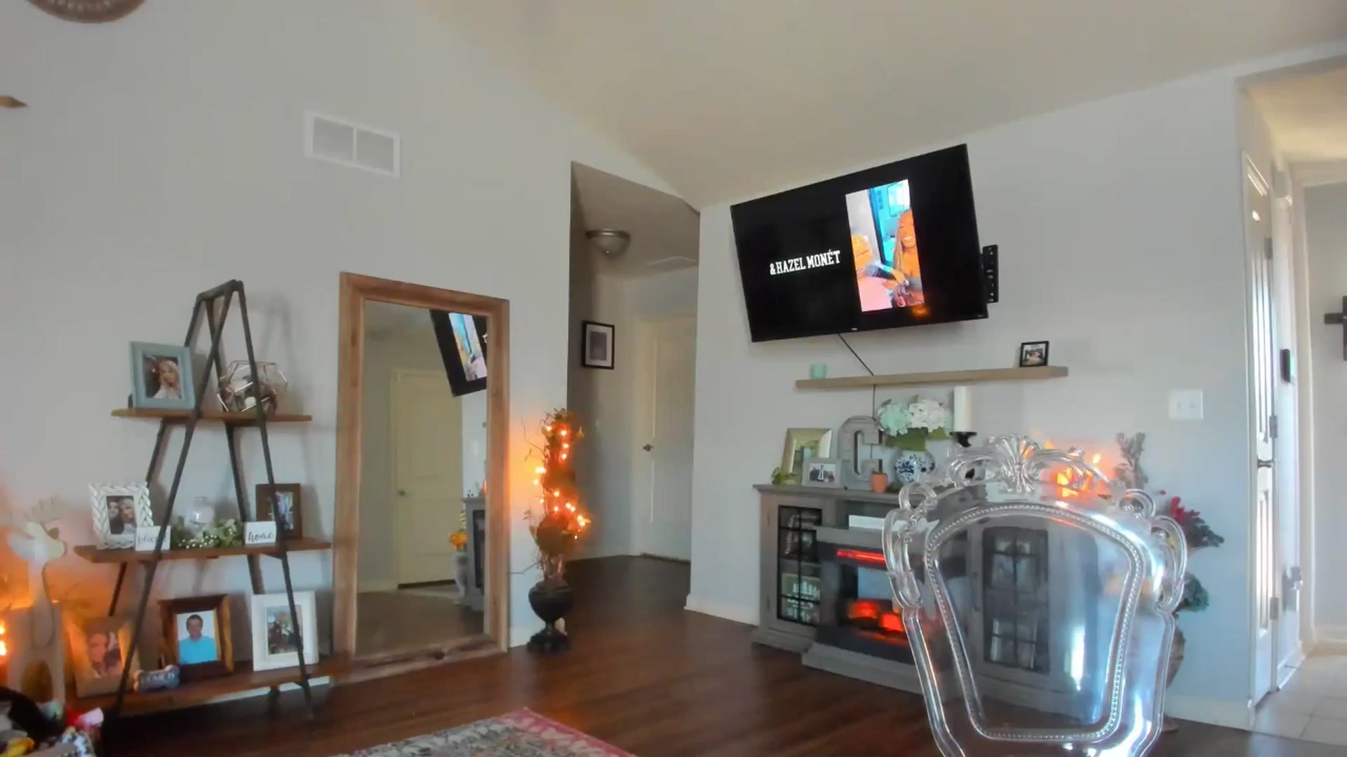 Gallery image thumbnail from Marilyn_BDAY's myfreecams stream on, 01/27/2025, 19:23 image 14 of 20